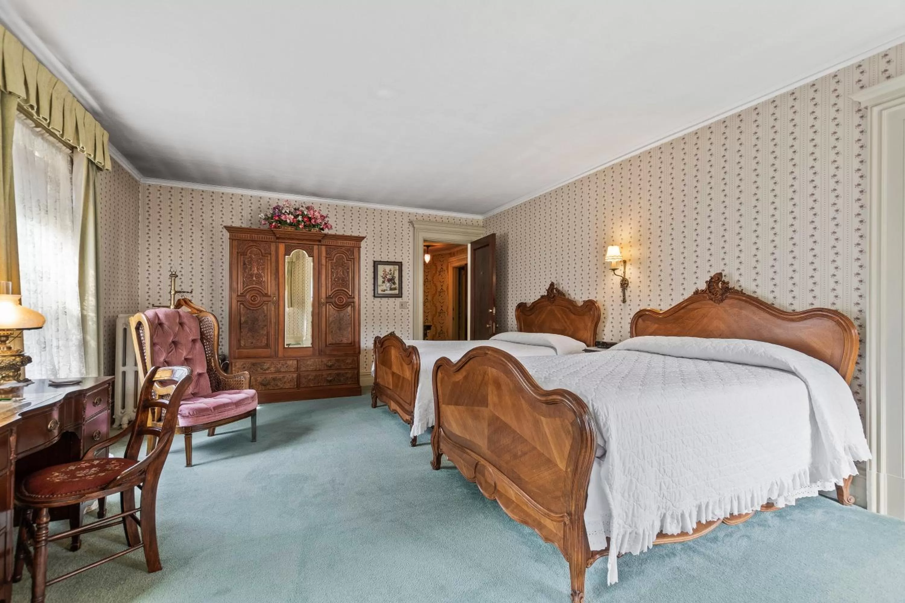 Photo of the whole room, Bed in South Shire