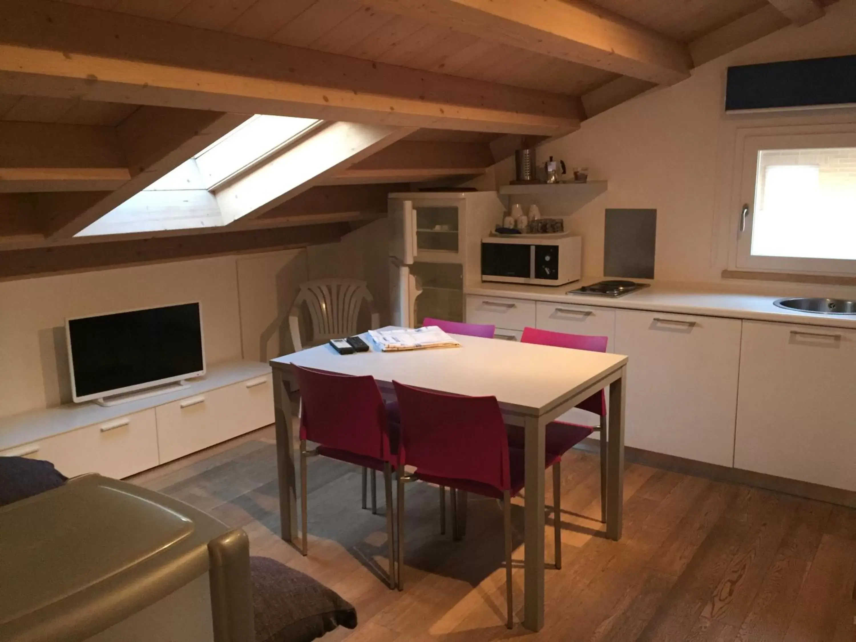 Kitchen or kitchenette, Dining Area in Residence La Nave