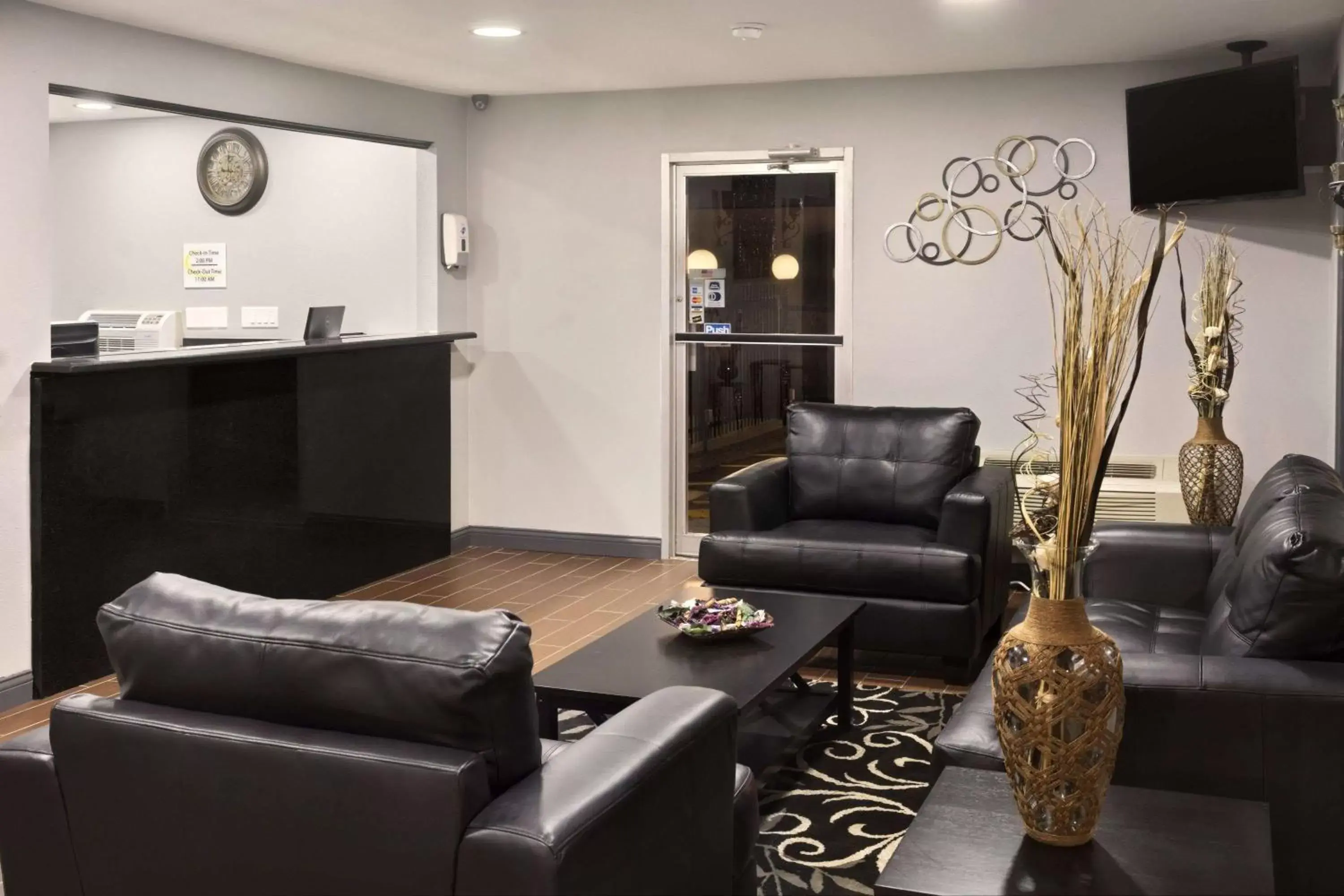 Lobby or reception in Super 8 by Wyndham Ardmore Lobby or reception in Super 8 by Wyndham Ardmore