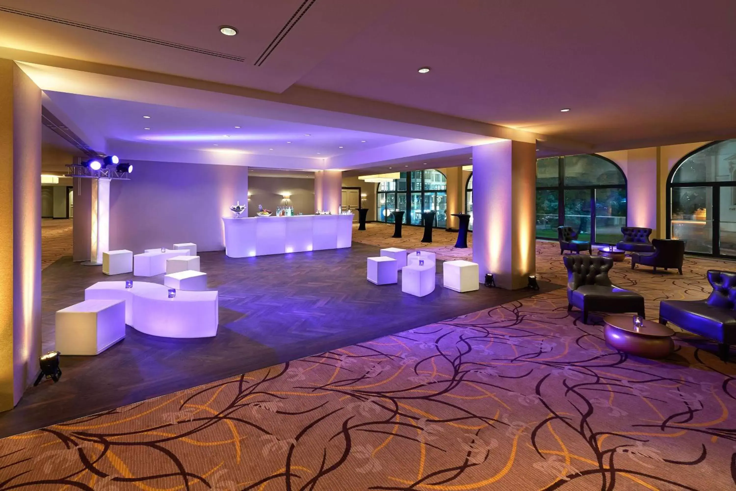 Meeting/conference room, Lounge/Bar in Hilton Berlin