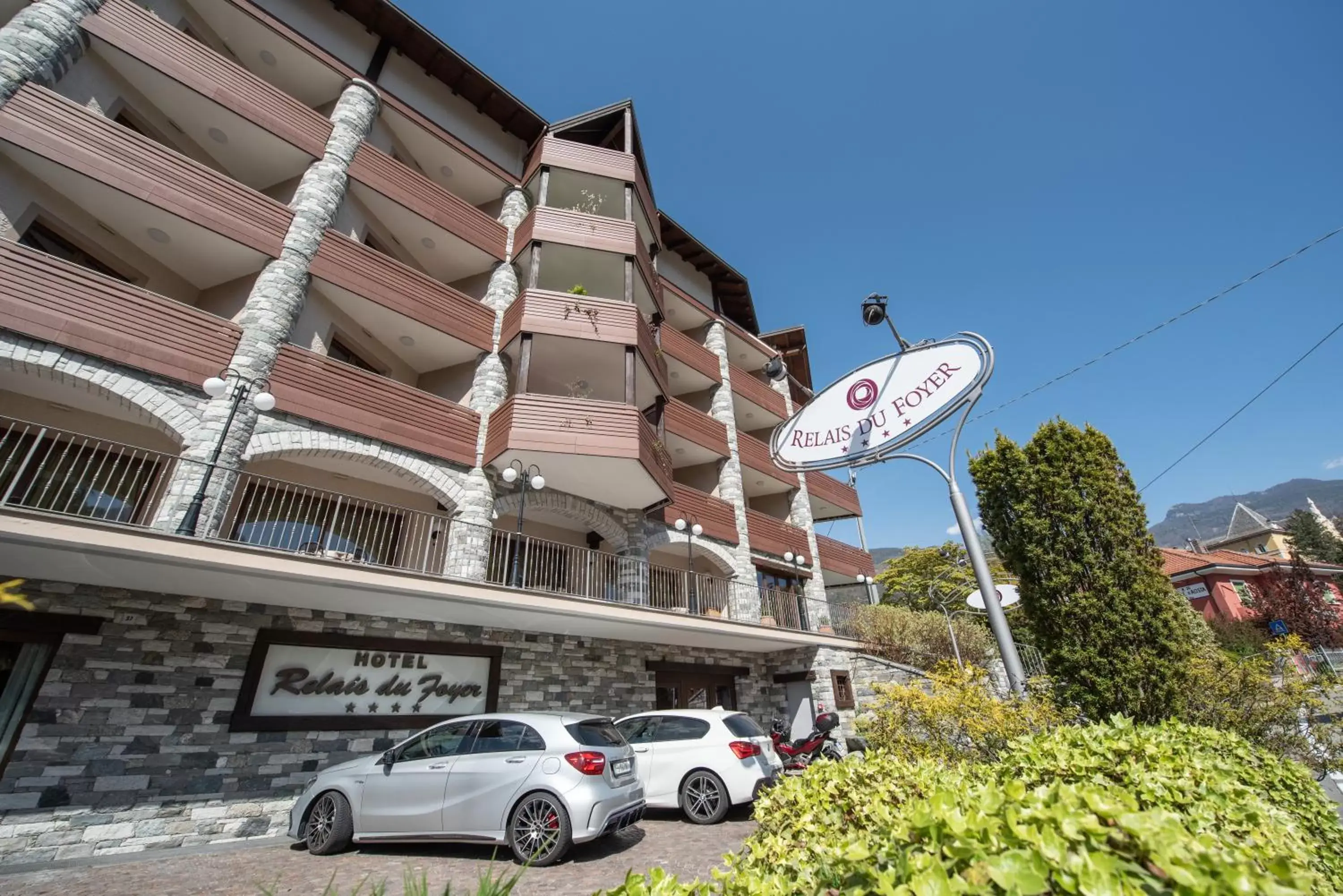 Parking, Property Building in Relais Du Foyer