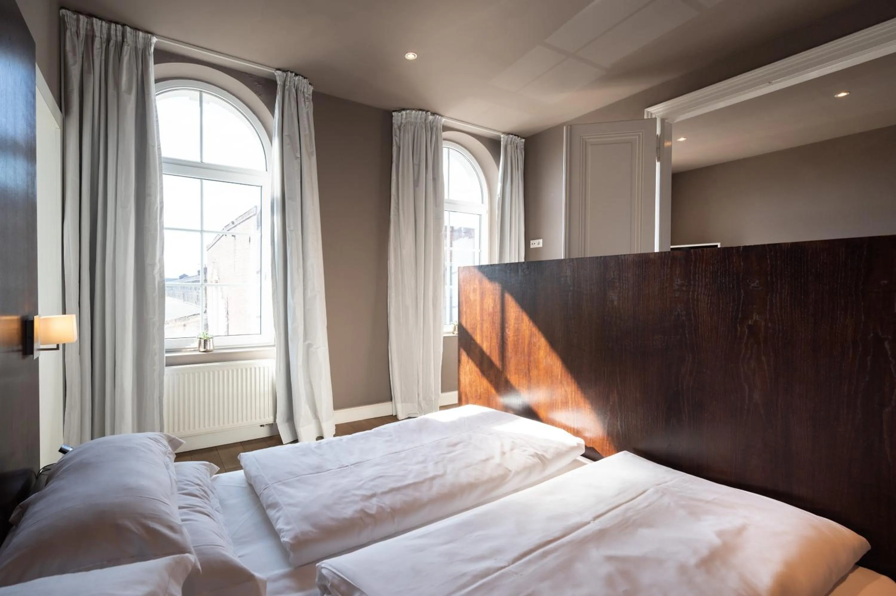 Bed in The New Yorker Hotel Köln-Messe