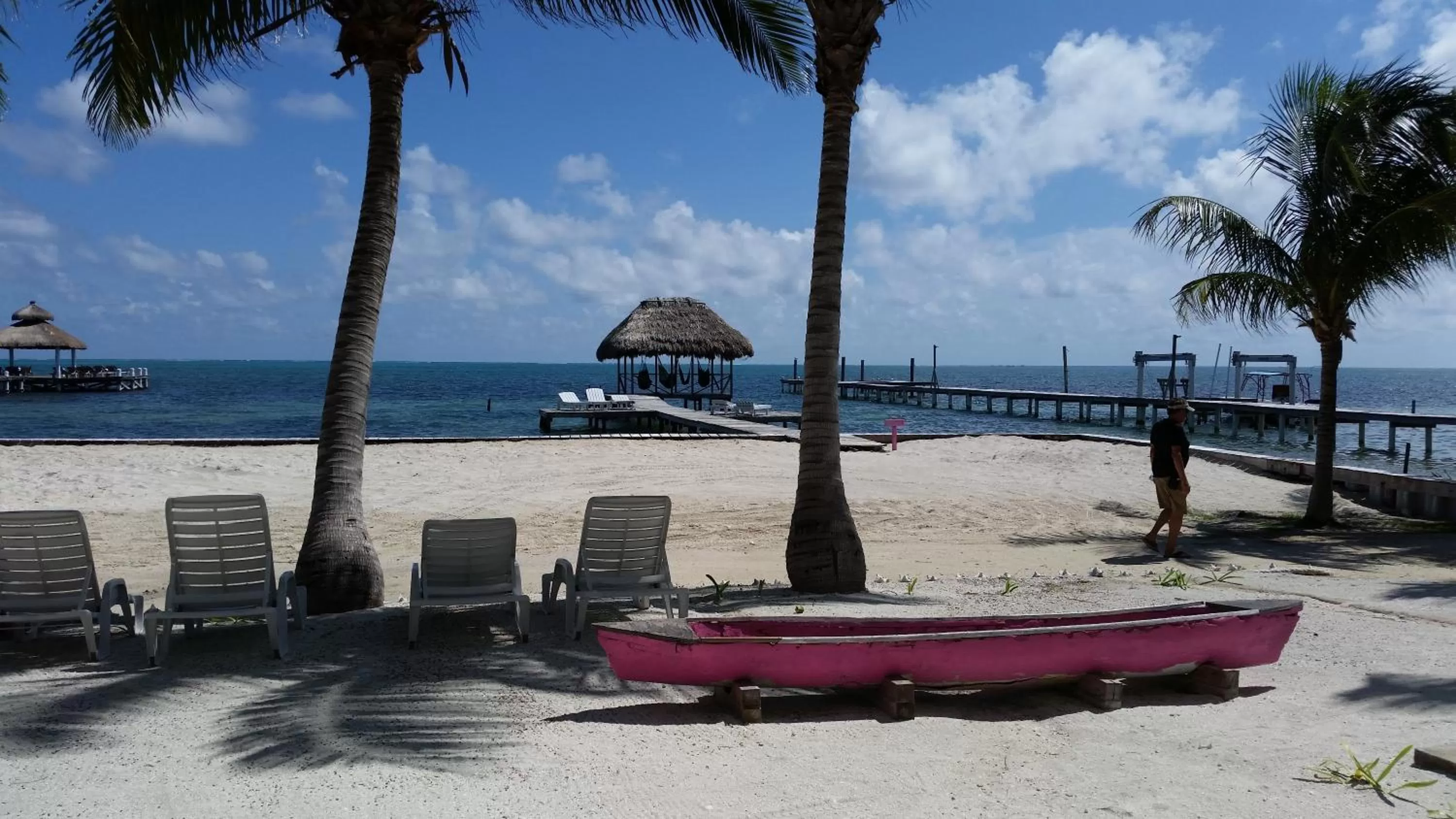 Beach-Front King Suite in Barefoot Beach Belize