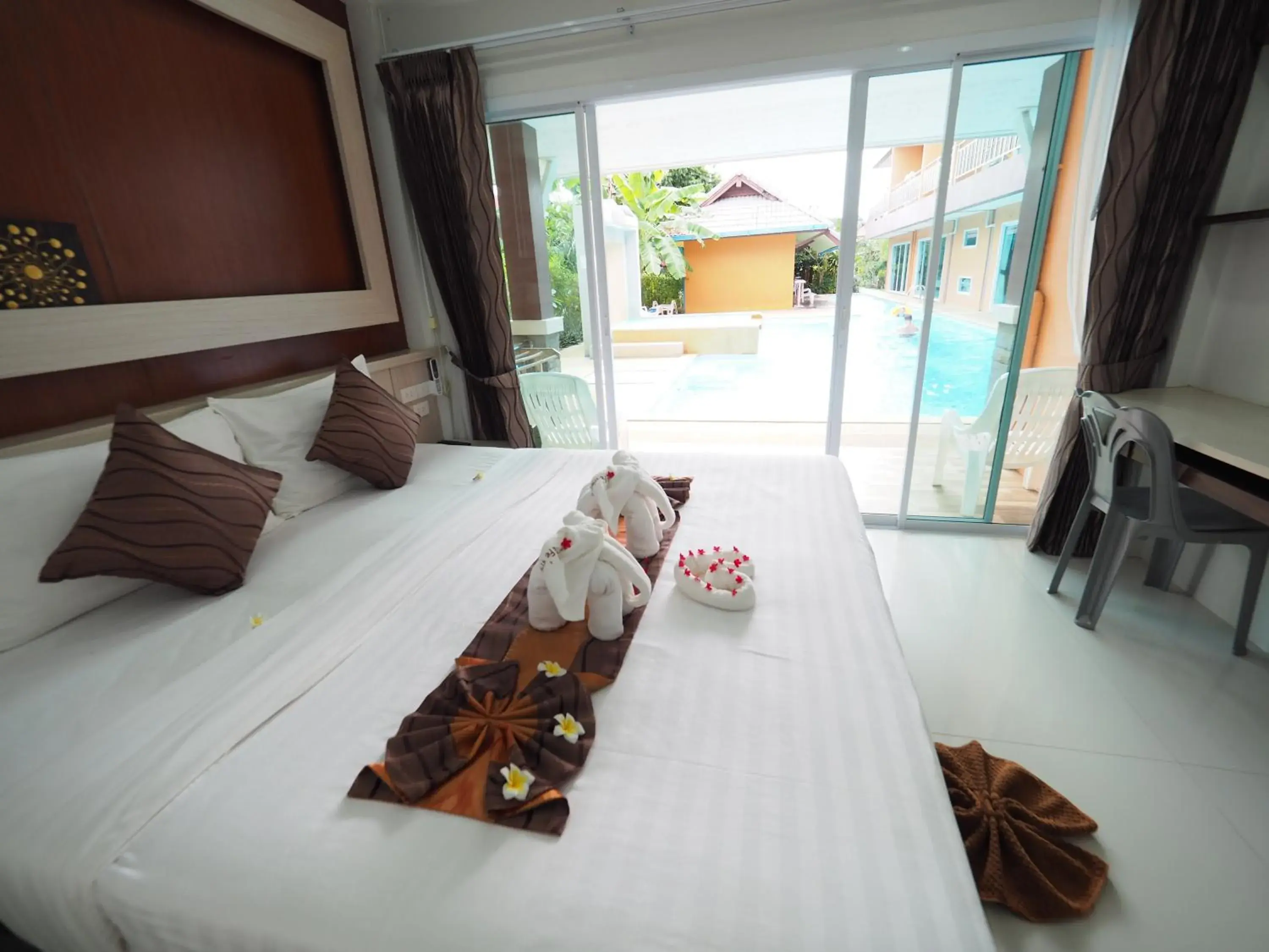 Bed in Lanta Fevrier Resort