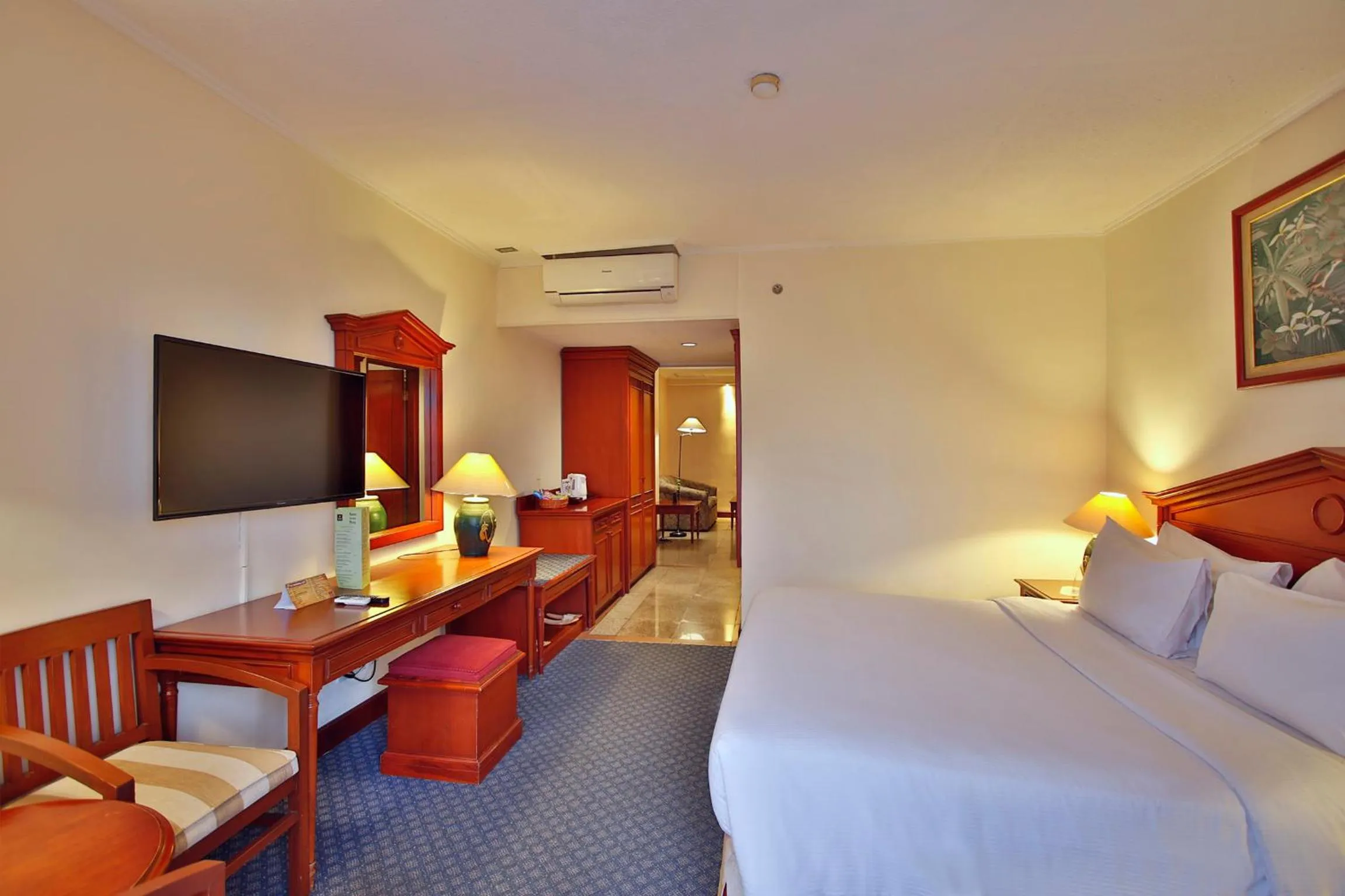 TV and multimedia, Bed in The Jayakarta Suites Bandung