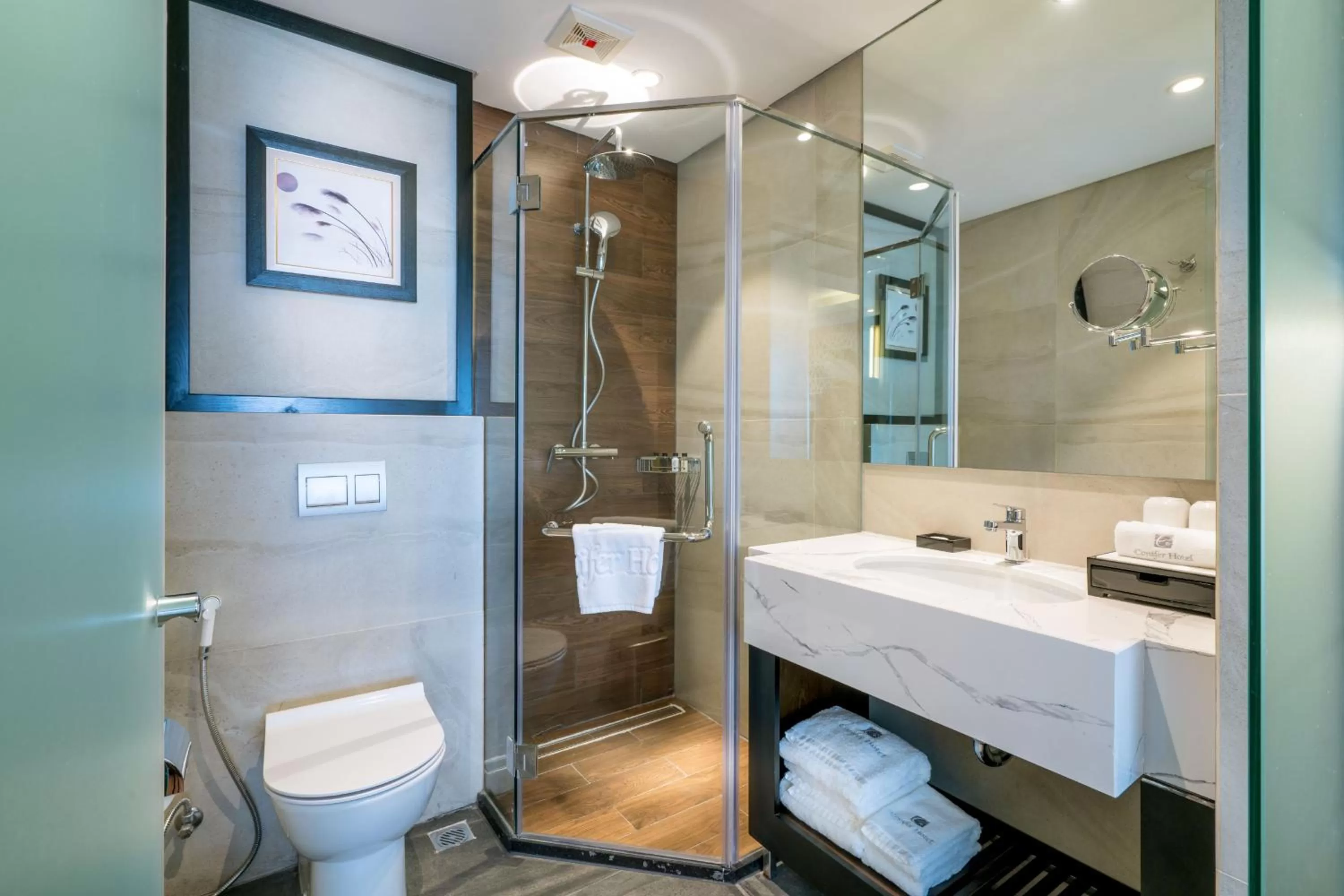 Bathroom in Conifer Grand Hotel