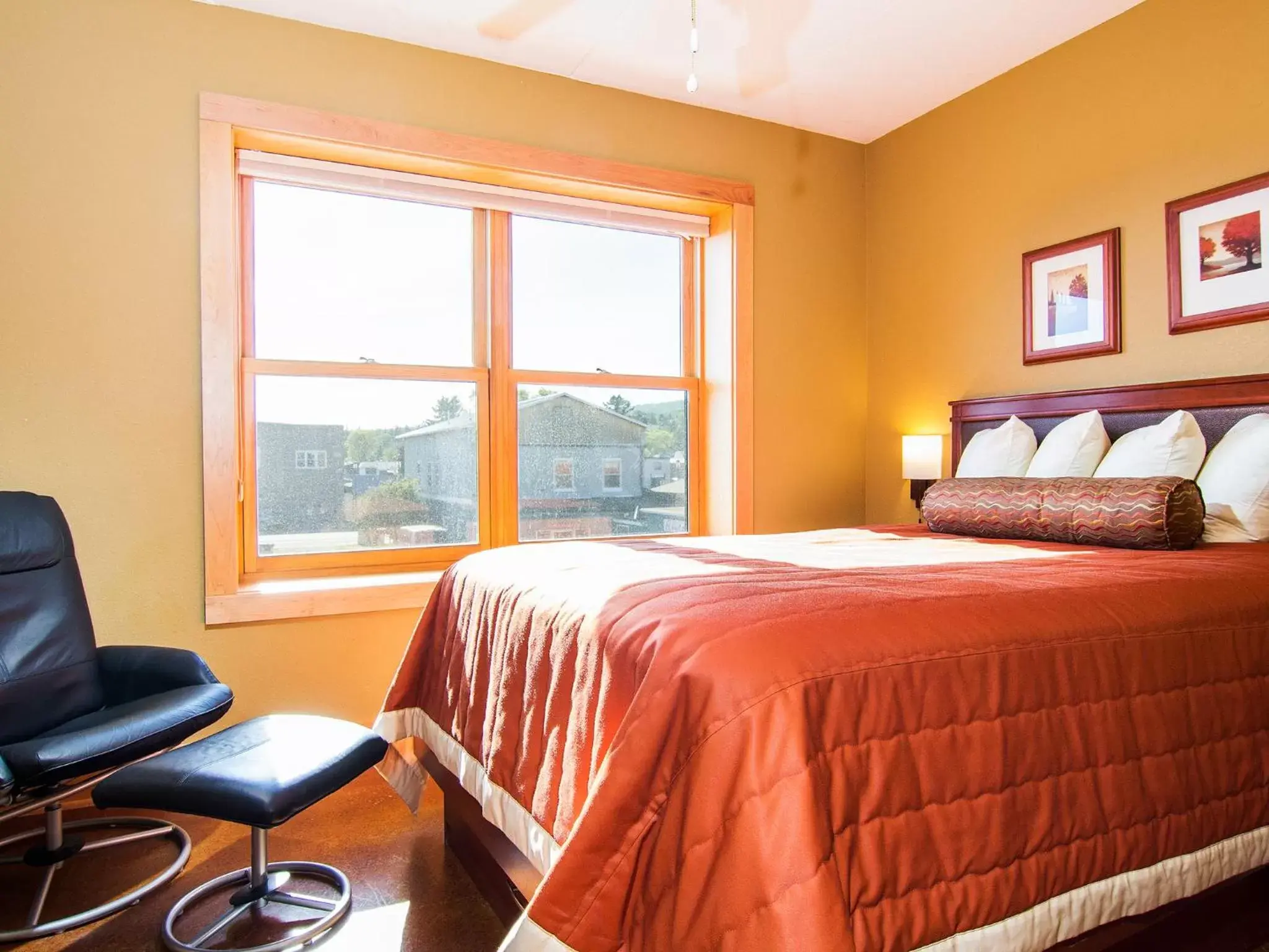 Bedroom, Room Photo in East Bay Suites