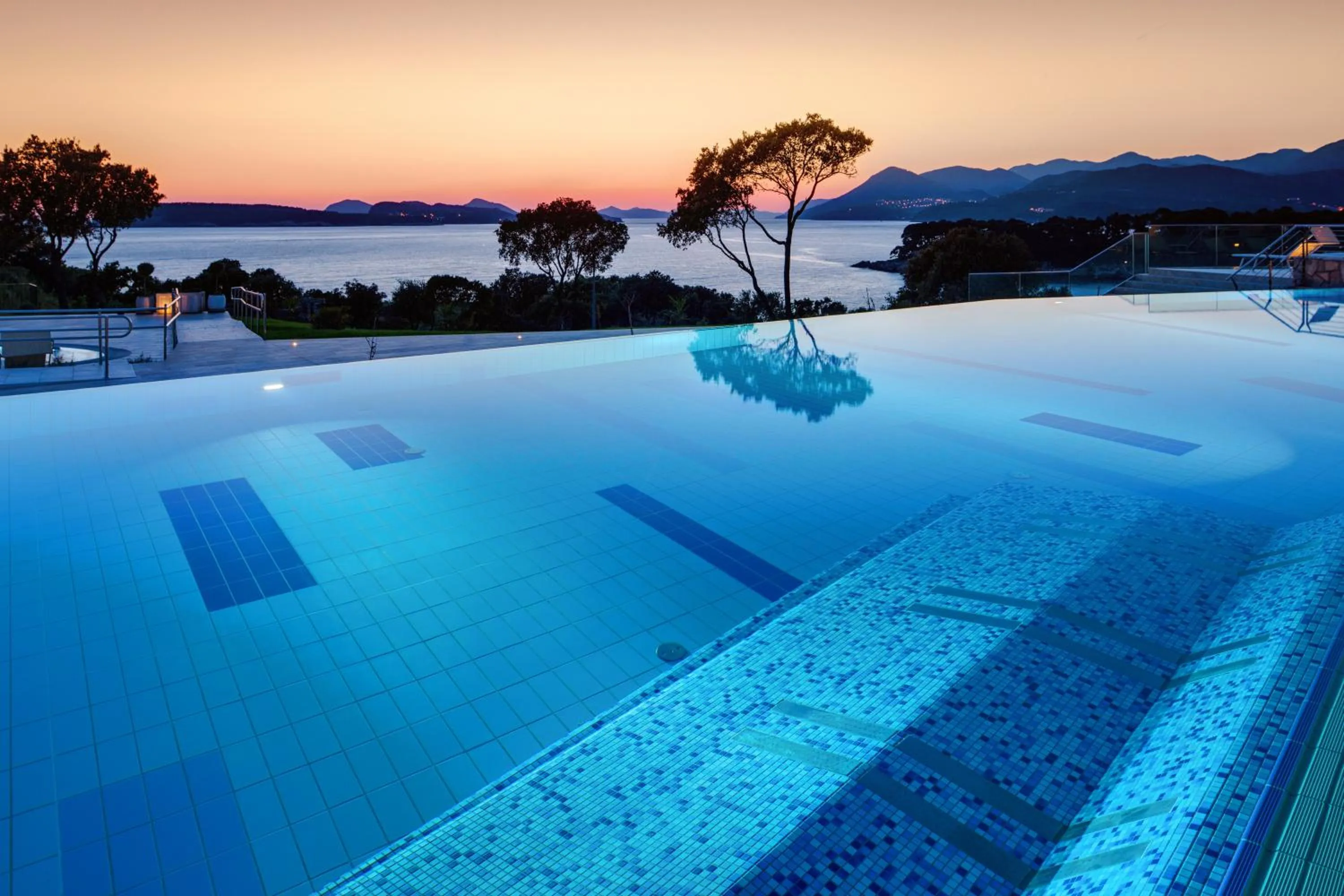 Swimming pool in Valamar Argosy Hotel