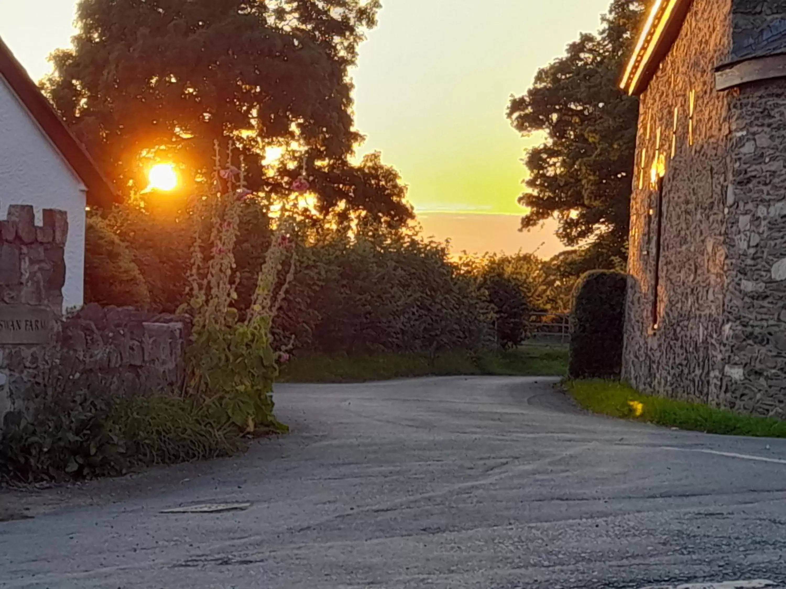 Sunset in The Golden Lion Inn