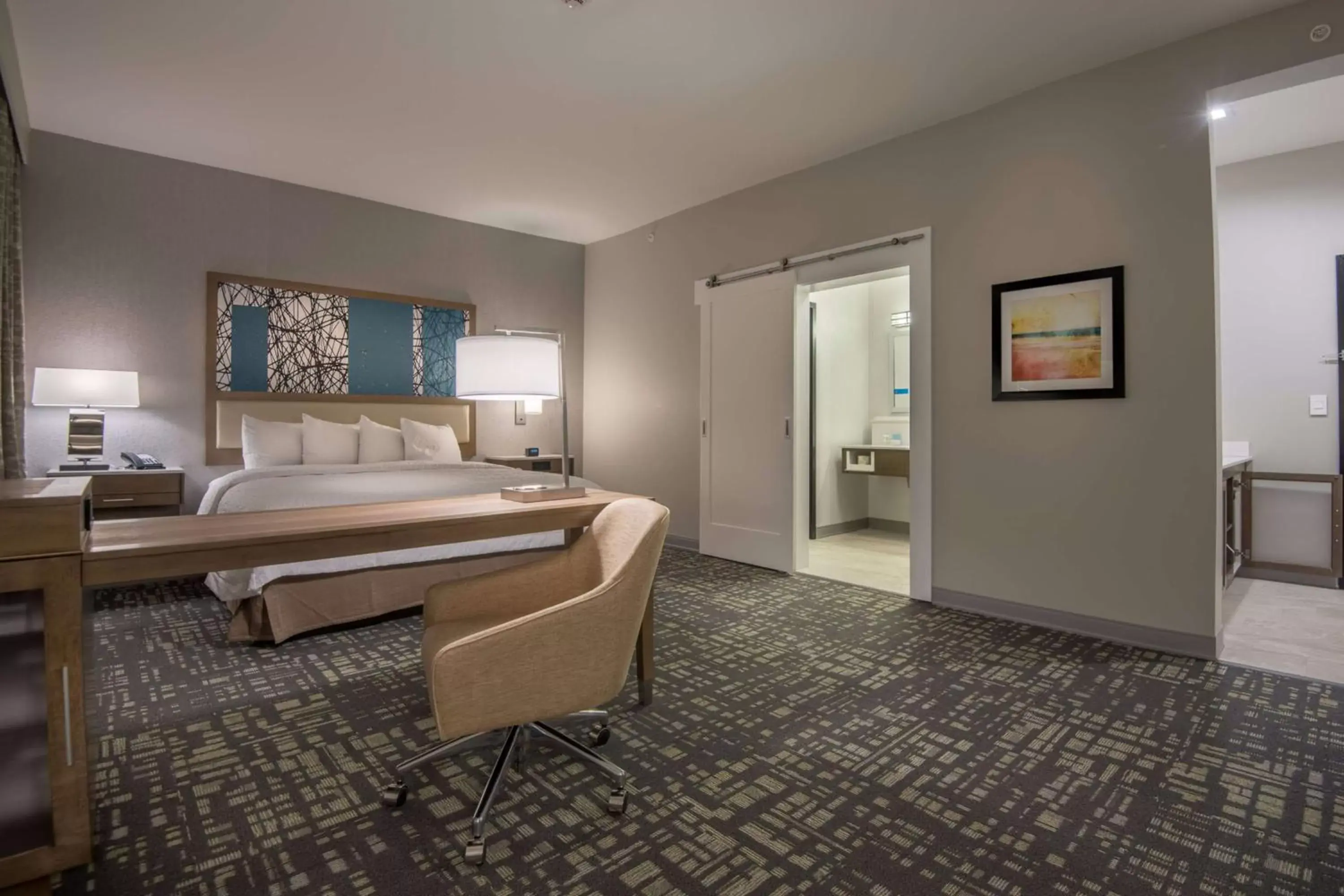 Bed in Hampton Inn & Suites Dallas-The Colony