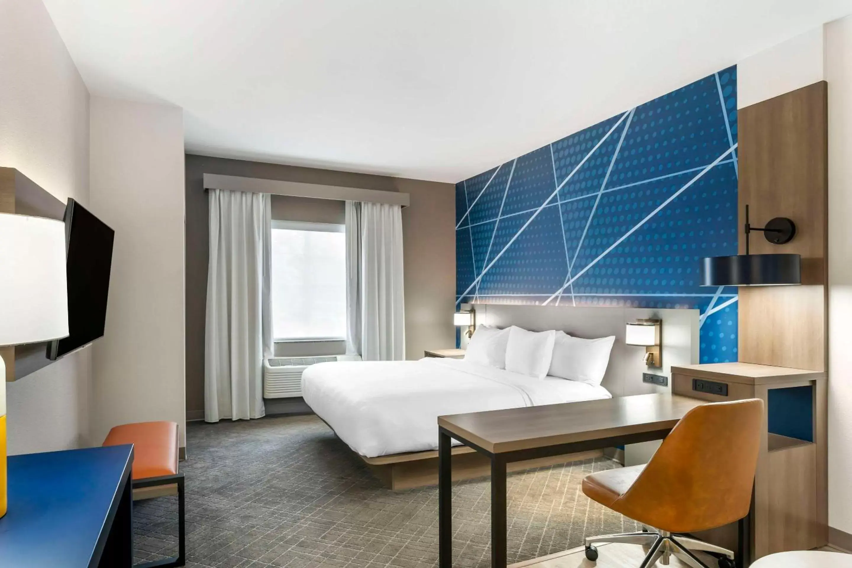 Bedroom, Bed in Comfort Suites Bedroom, Bed in Comfort Suites