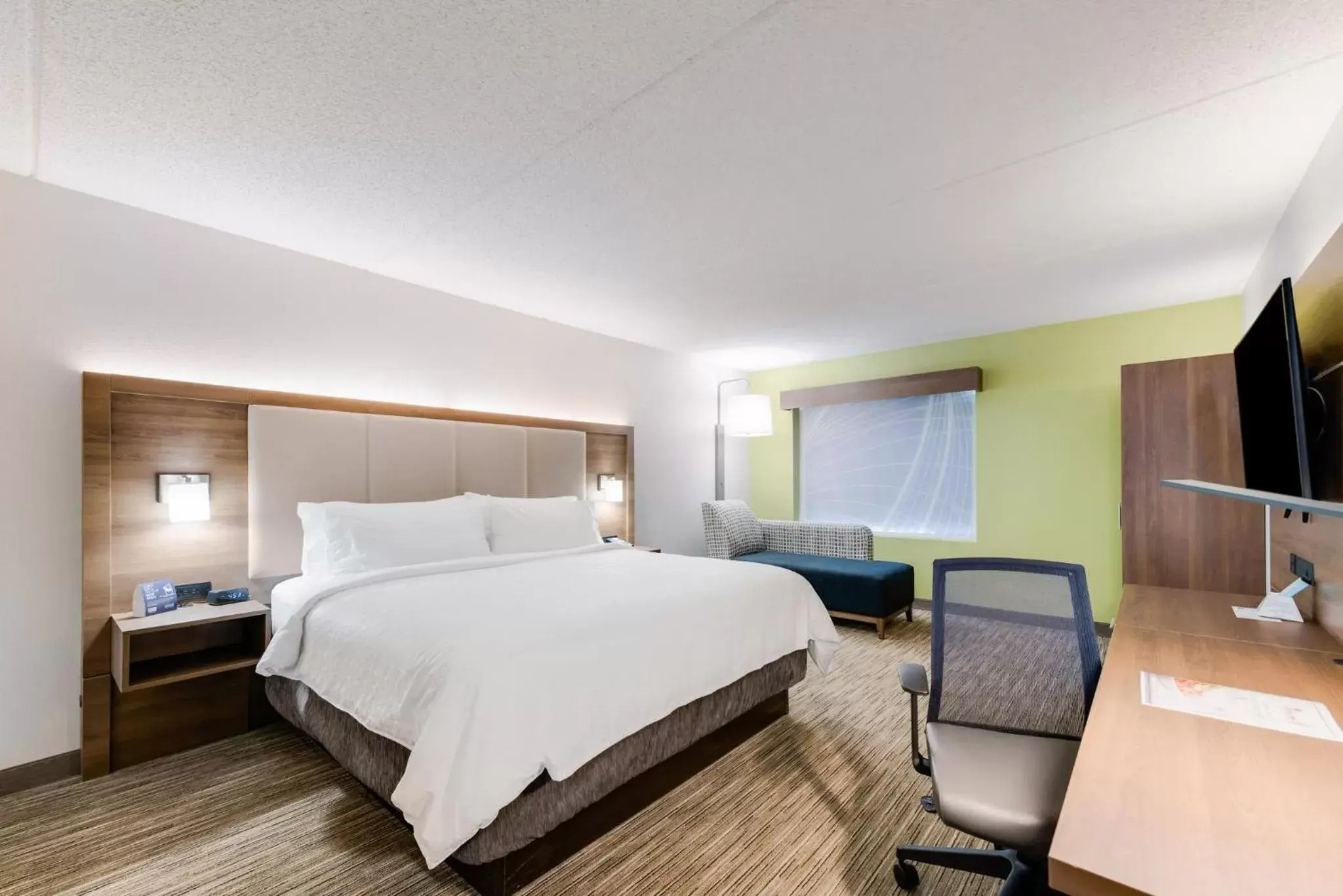 Photo of the whole room in Holiday Inn Express Naperville, an IHG Hotel