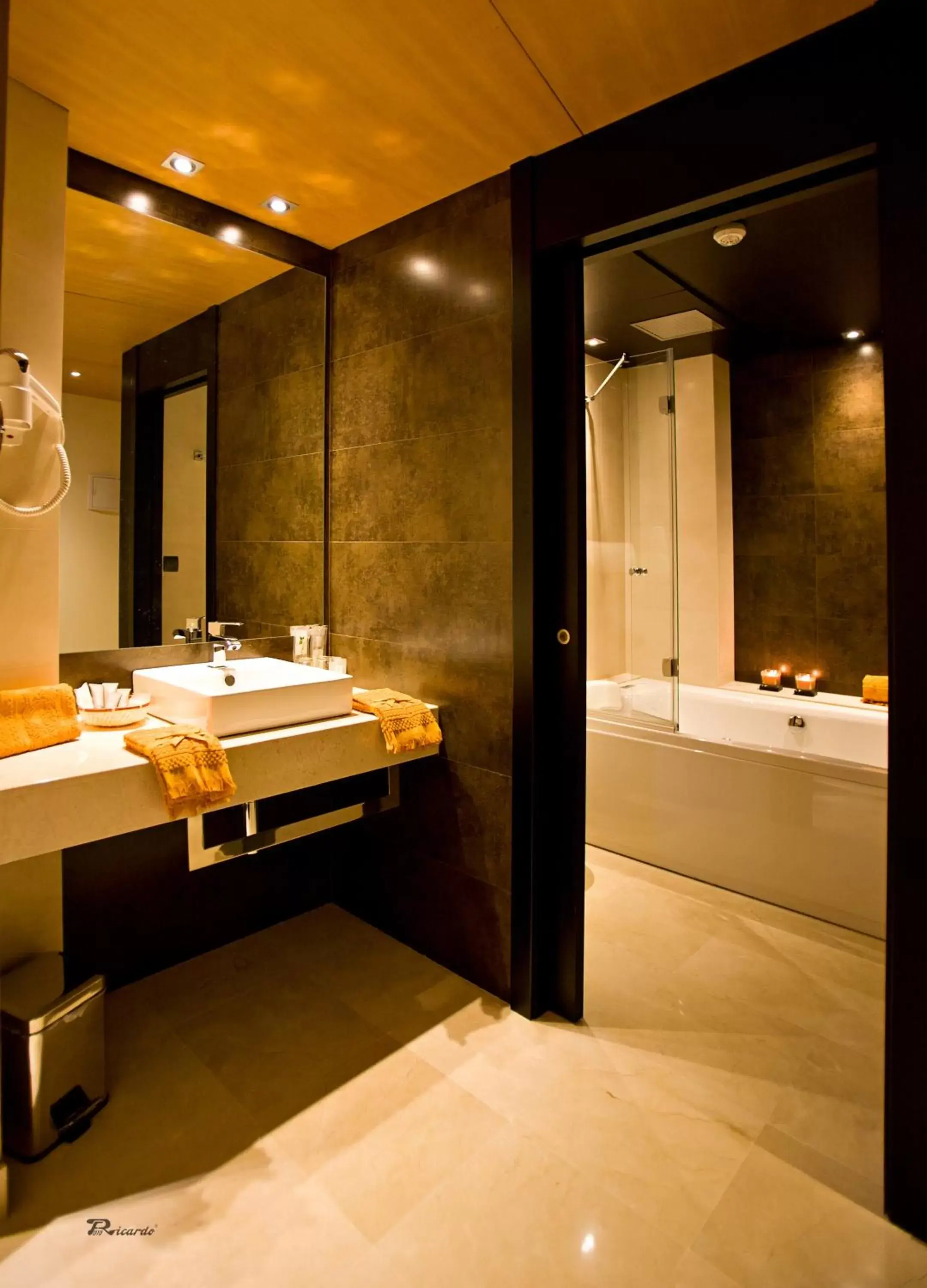 Bathroom in Hotel Barrameda