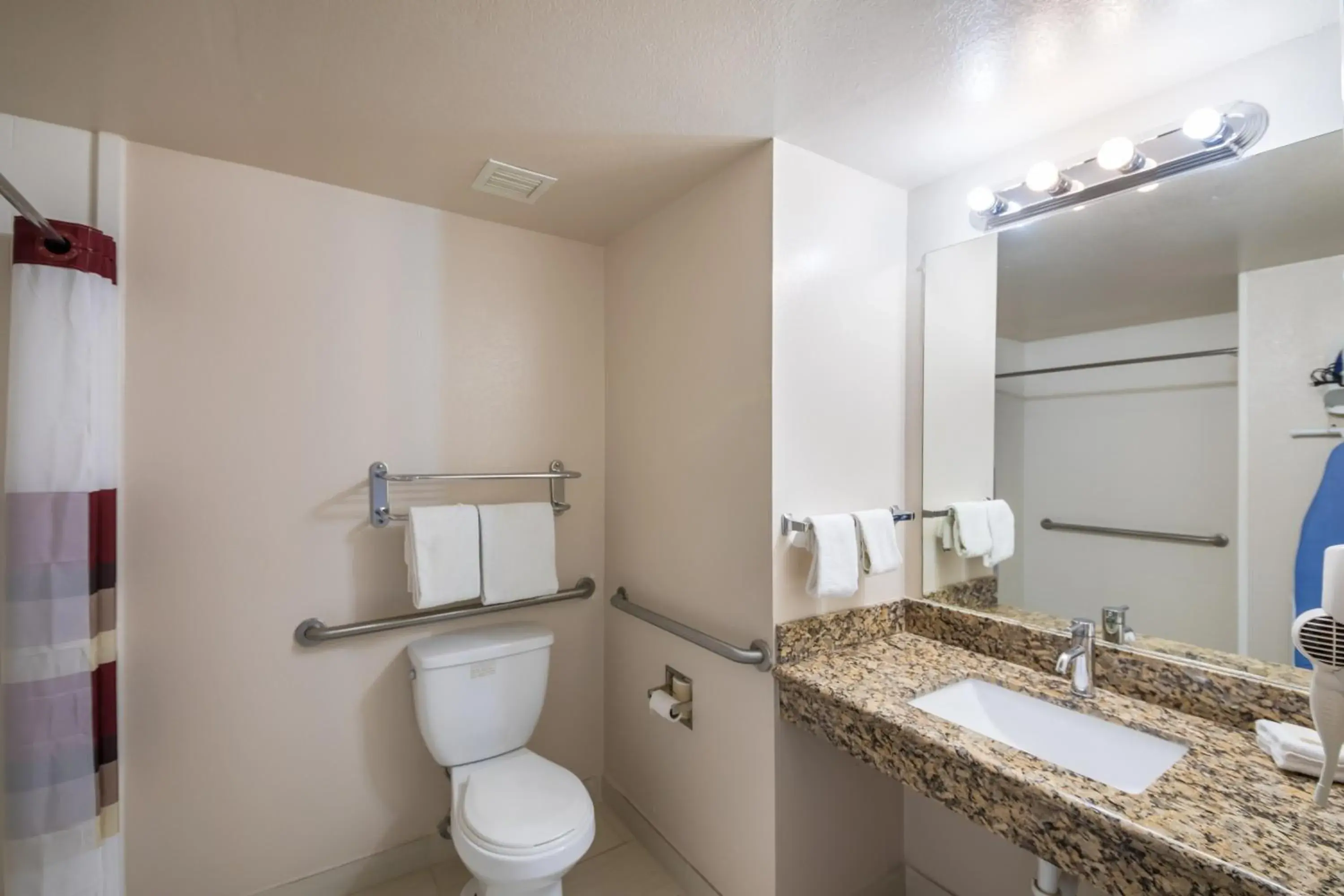 Other, Bathroom in Red Roof Inn & Suites Austin East - Manor
