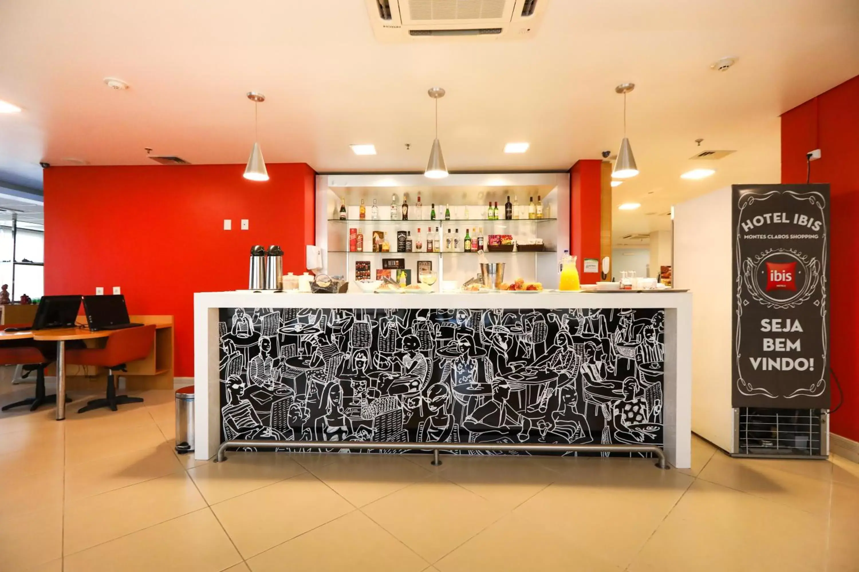 Lounge or bar, Lounge/Bar in ibis Montes Claros Shopping
