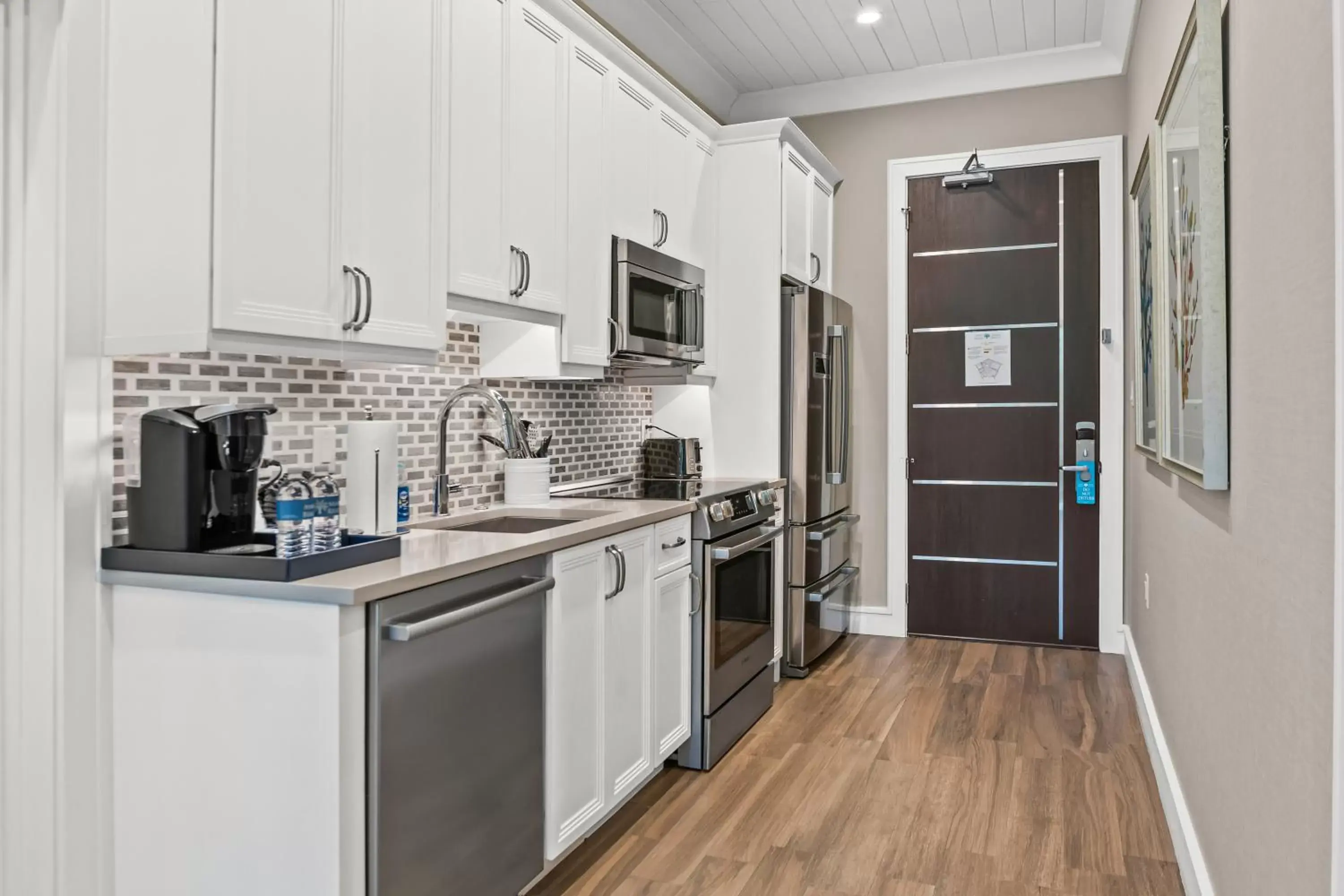 Kitchen/Kitchenette in Anna Maria Beach Resort