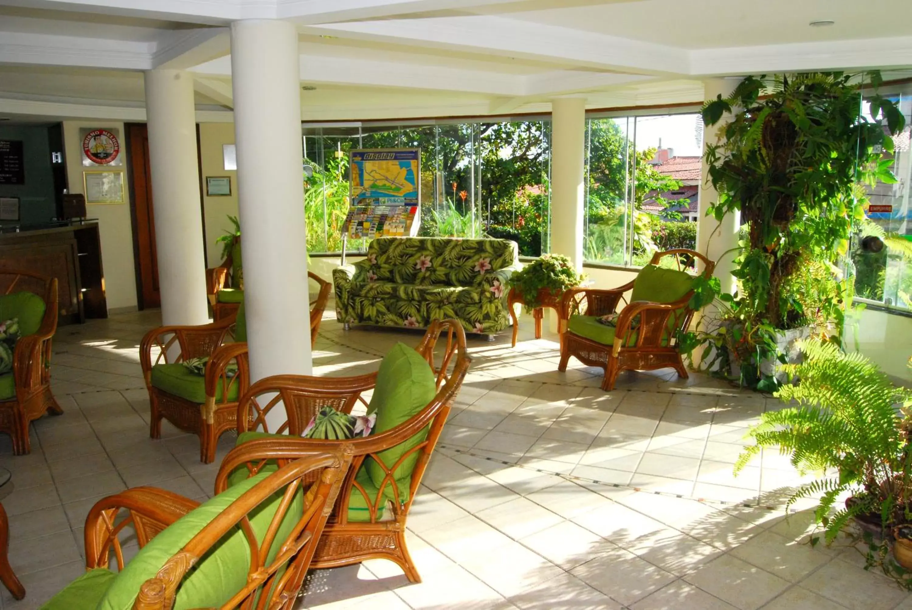 Lounge or bar in Divi-Divi Praia Hotel