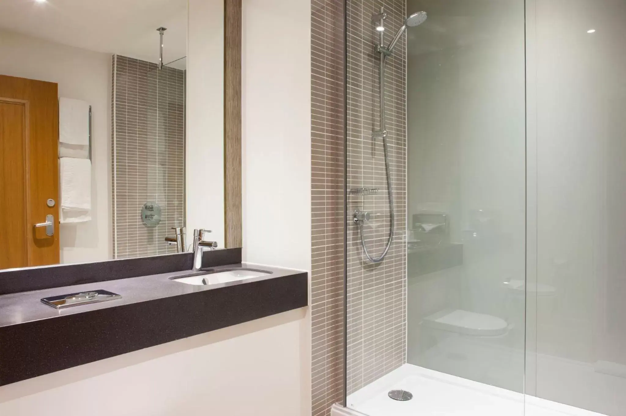 Photo of the whole room, Bathroom in Holiday Inn Leamington Spa - Warwick, an IHG Hotel