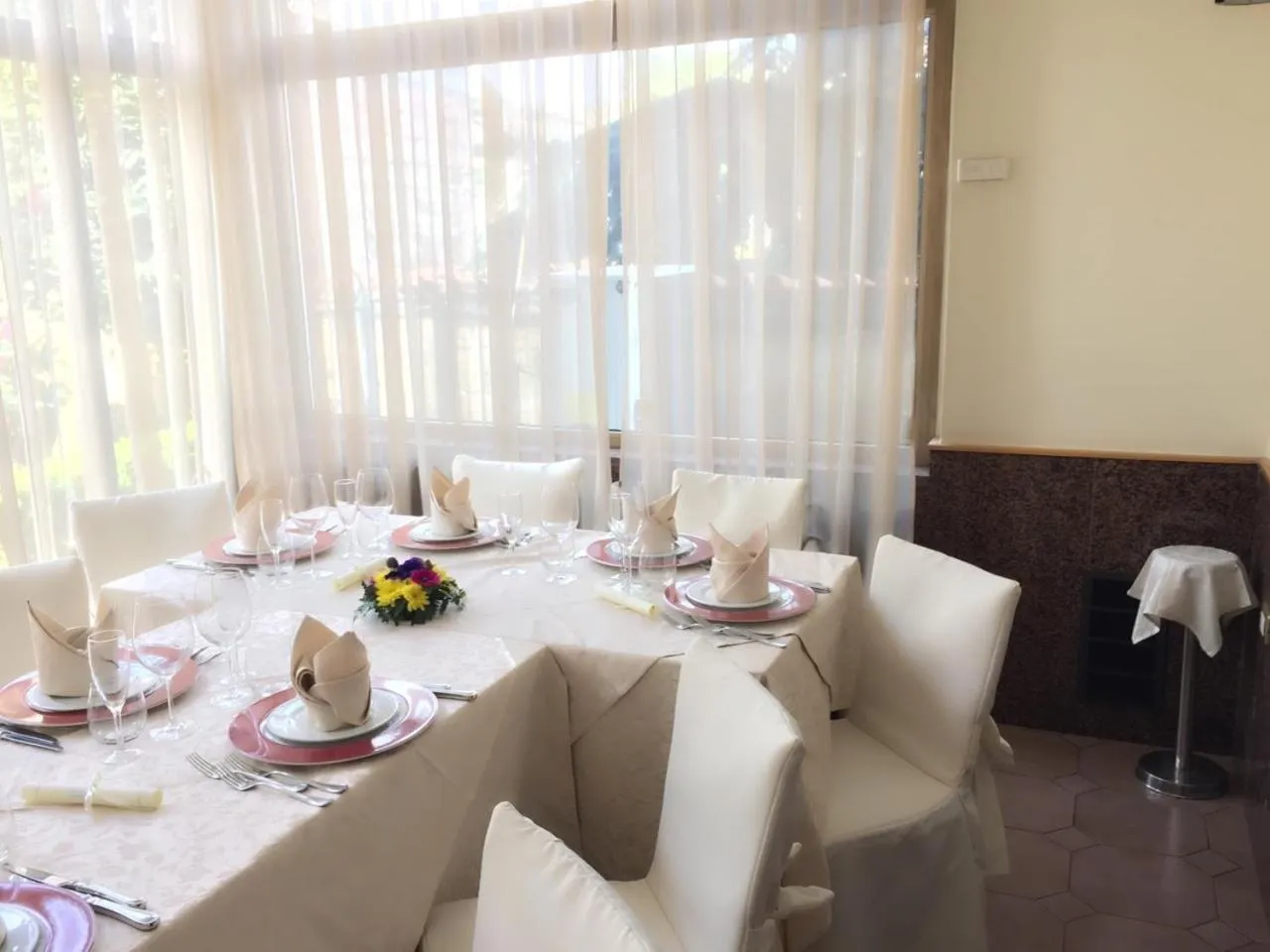 Restaurant/places to eat in Hotel Giardino degli Aranci