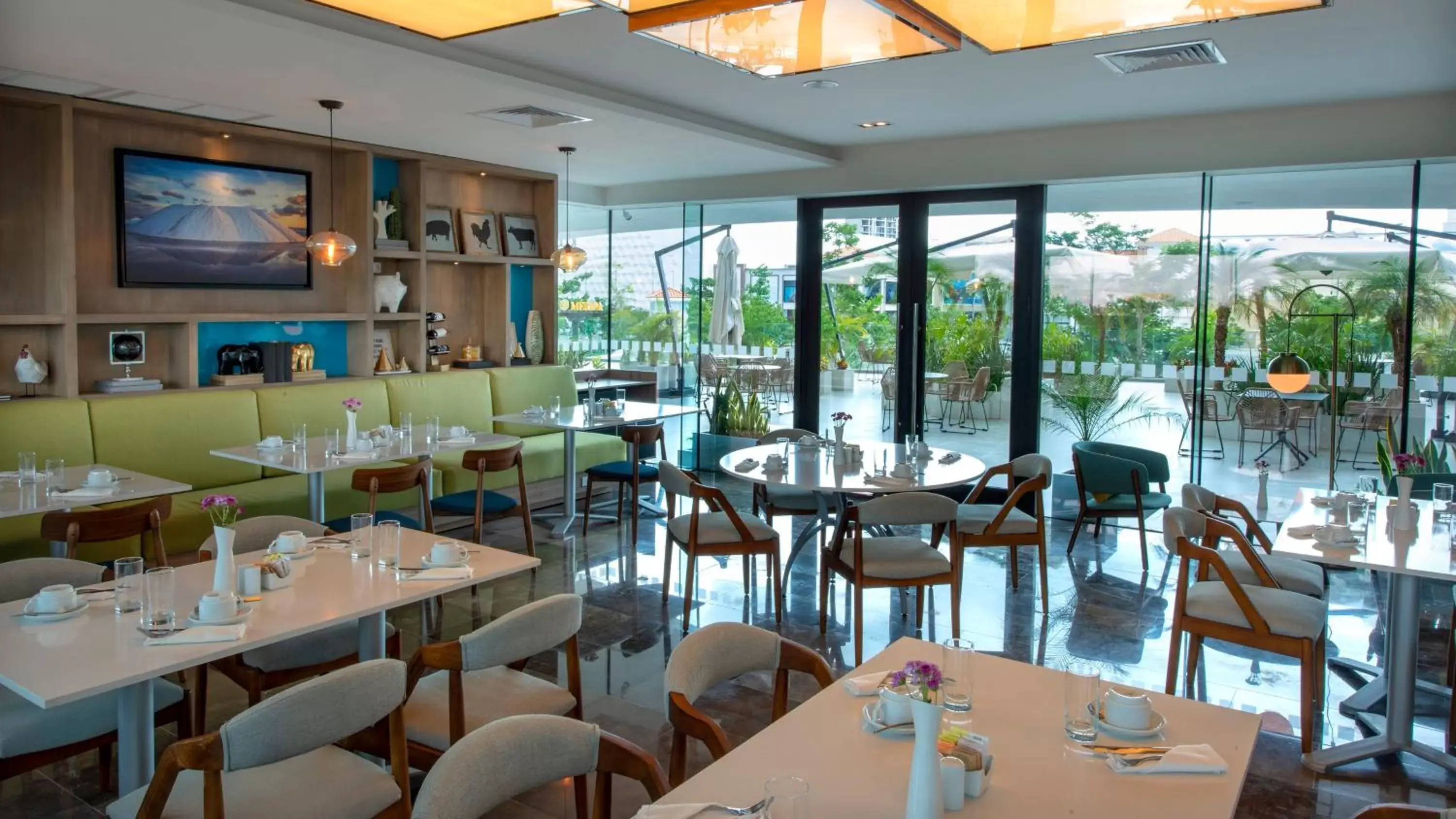 Breakfast, Restaurant/Places to Eat in Holiday Inn & Suites - Merida La Isla, an IHG Hotel