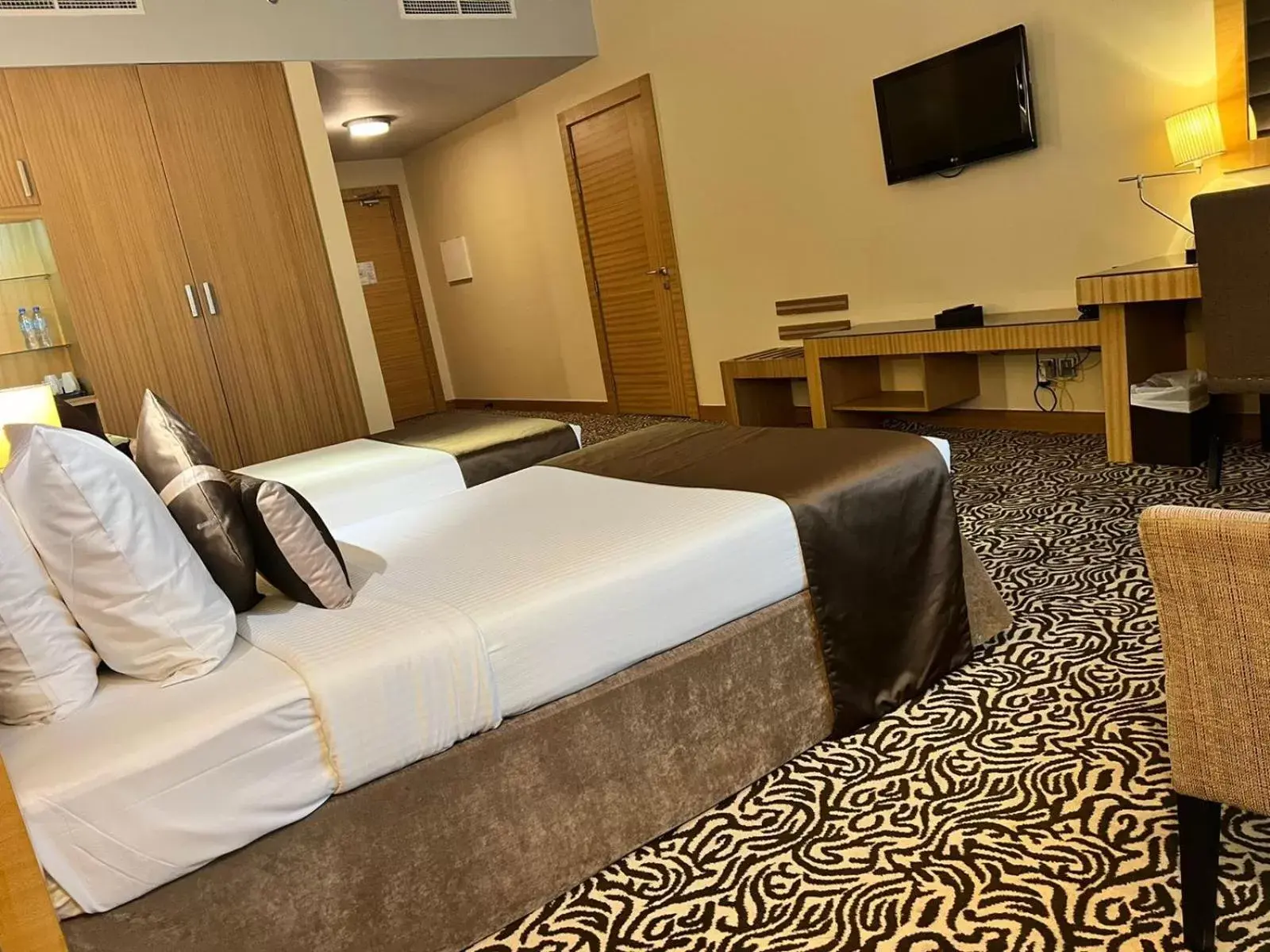 Bedroom, Bed in Copthorne Hotel Sharjah