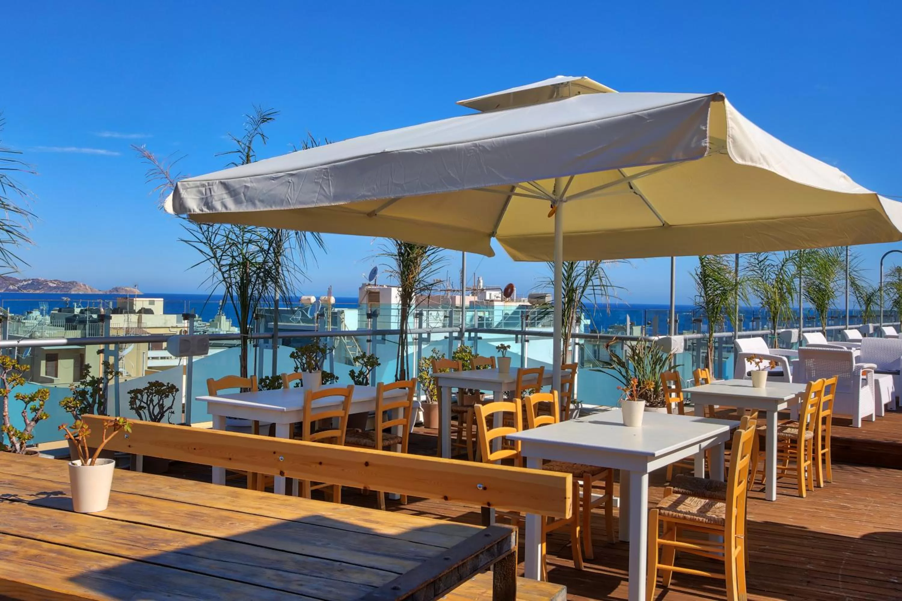 Restaurant/places to eat in Capsis Astoria Heraklion