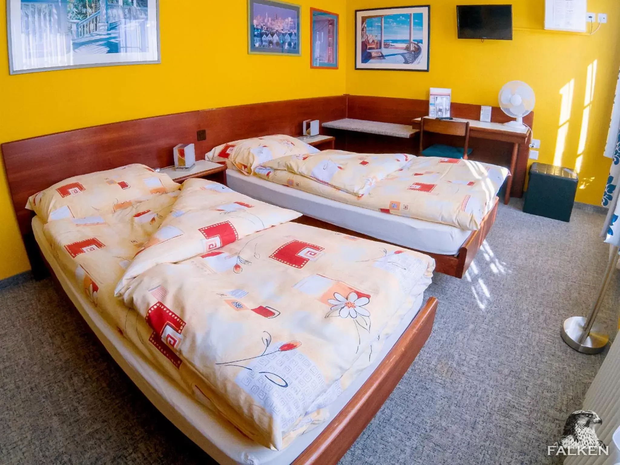 Photo of the whole room, Bed in Gasthof zum Falken