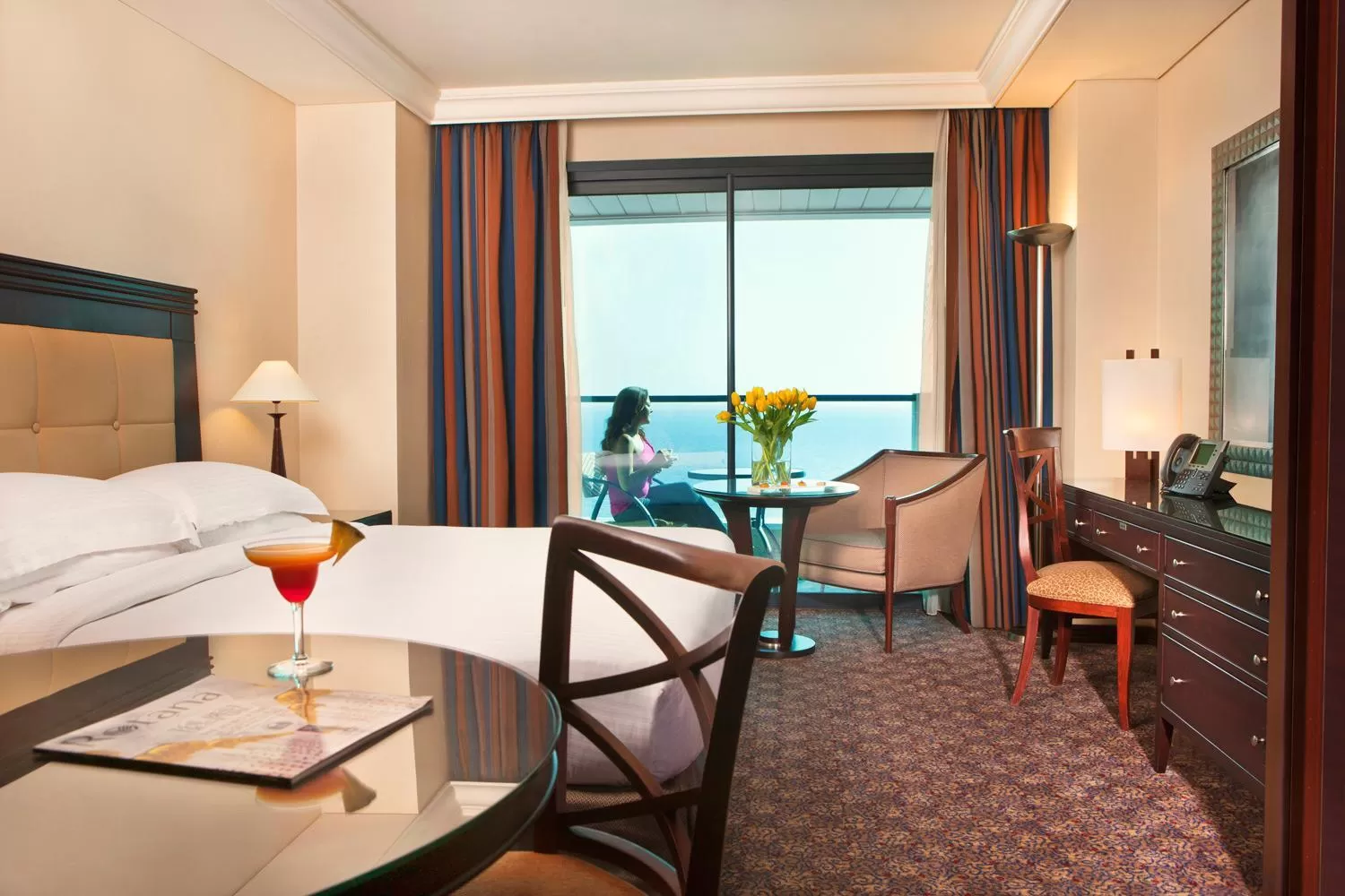 Sea view, Bed in Raouche Arjaan by Rotana