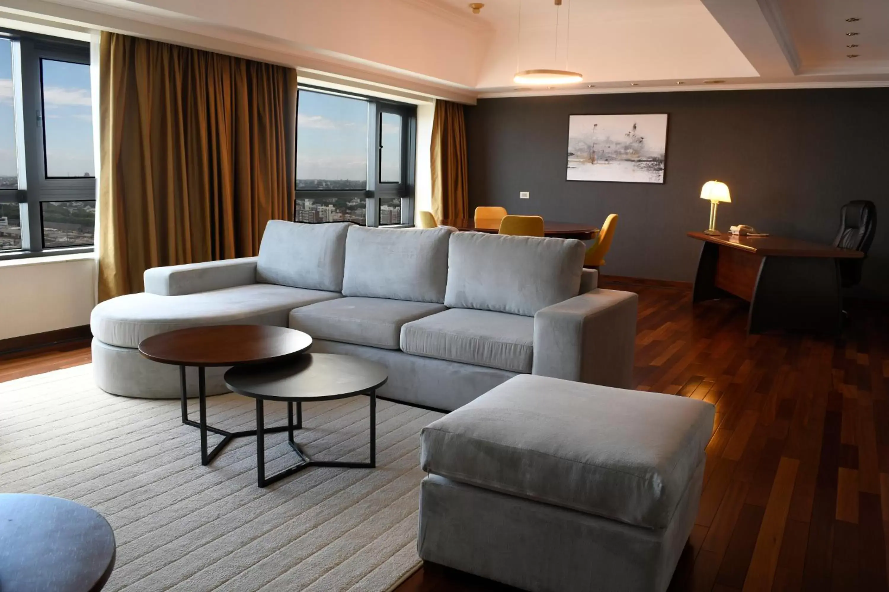 Executive Ambassador King Suite in Radisson Montevideo Victoria Plaza