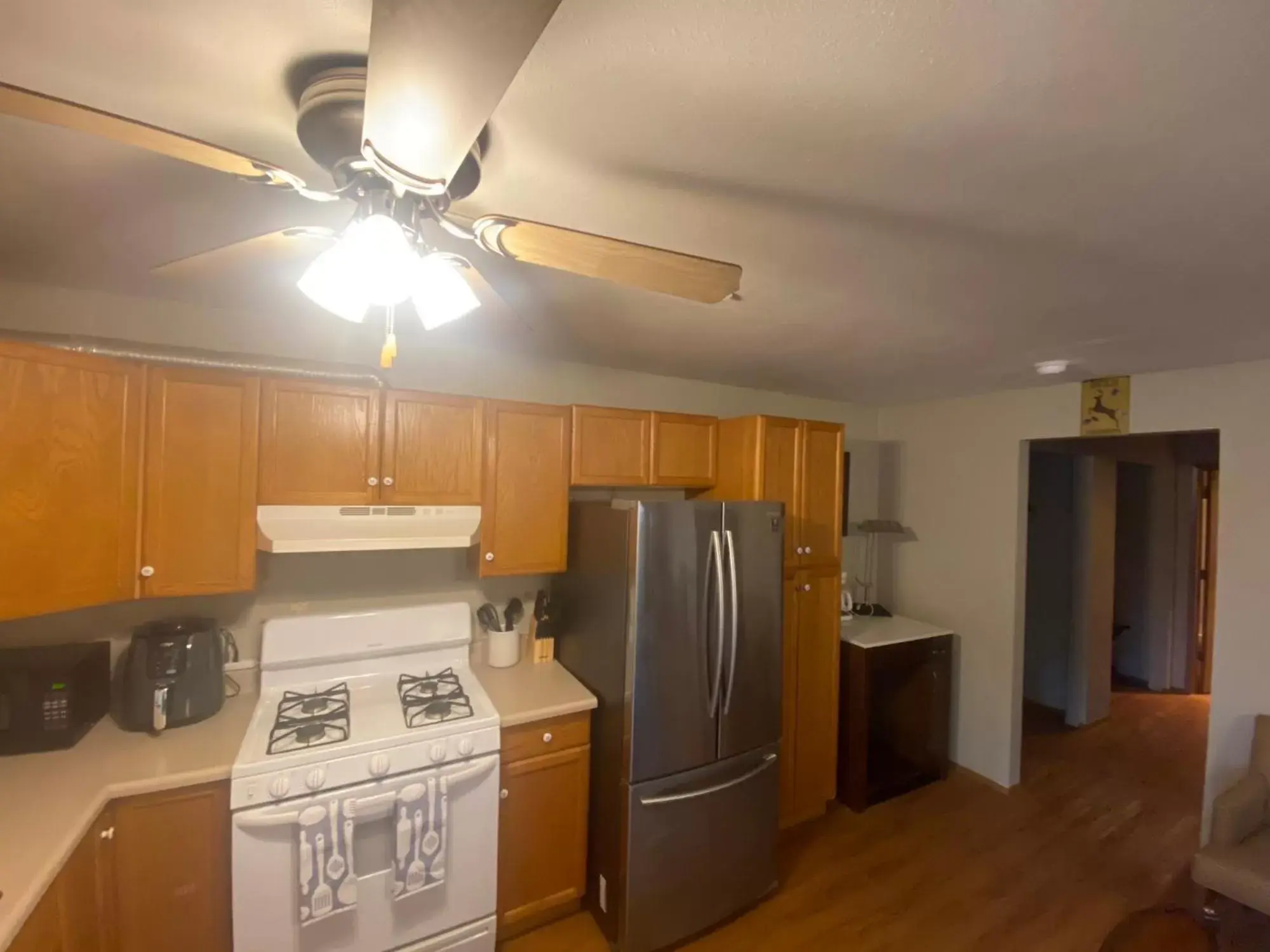 Kitchen/Kitchenette in Packwood Lodge & Cabins