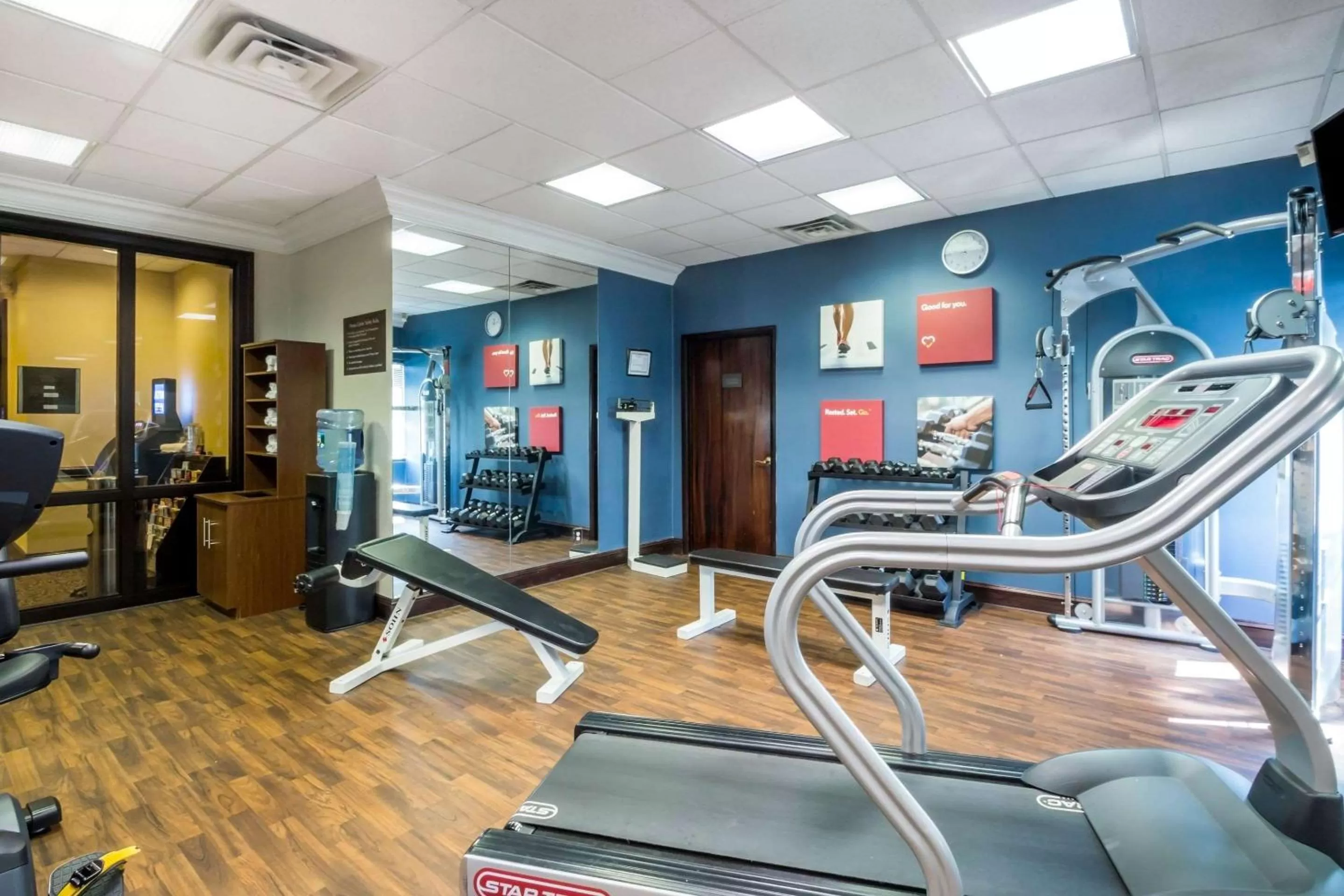 Fitness centre/facilities in Comfort Suites at Woodbridge