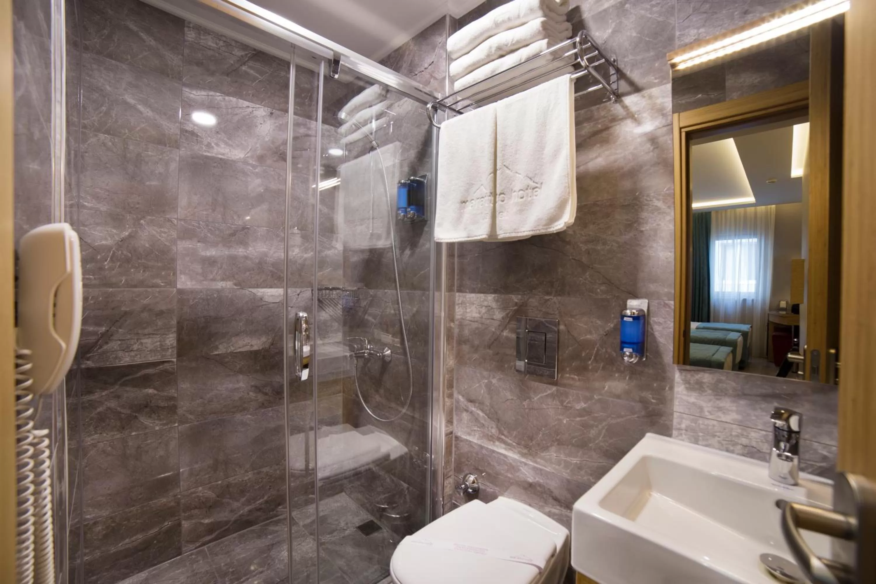 Shower in Meretto Hotel LALELİ