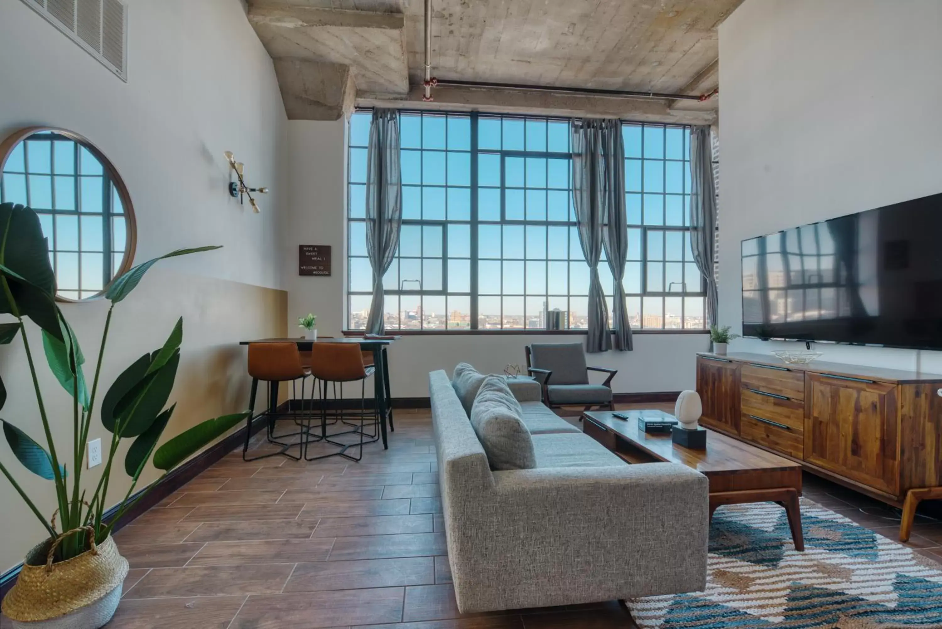 Penthouse Apartment in Sosuite at Independence Lofts - Callowhill