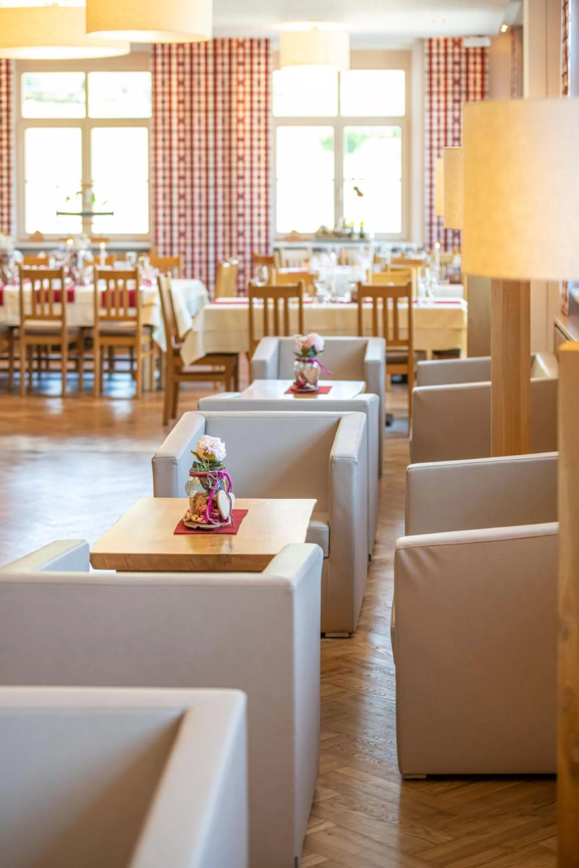 Restaurant/places to eat in Hotel Loy