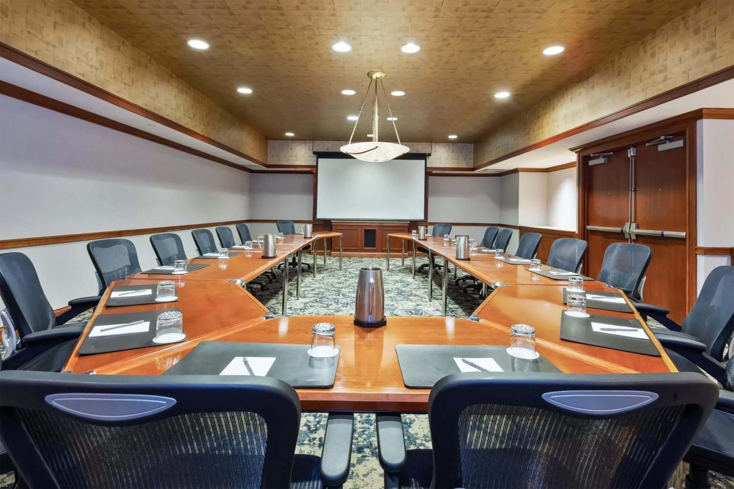 Meeting/conference room, Business Area/Conference Room in Crowne Plaza Syracuse, an IHG Hotel