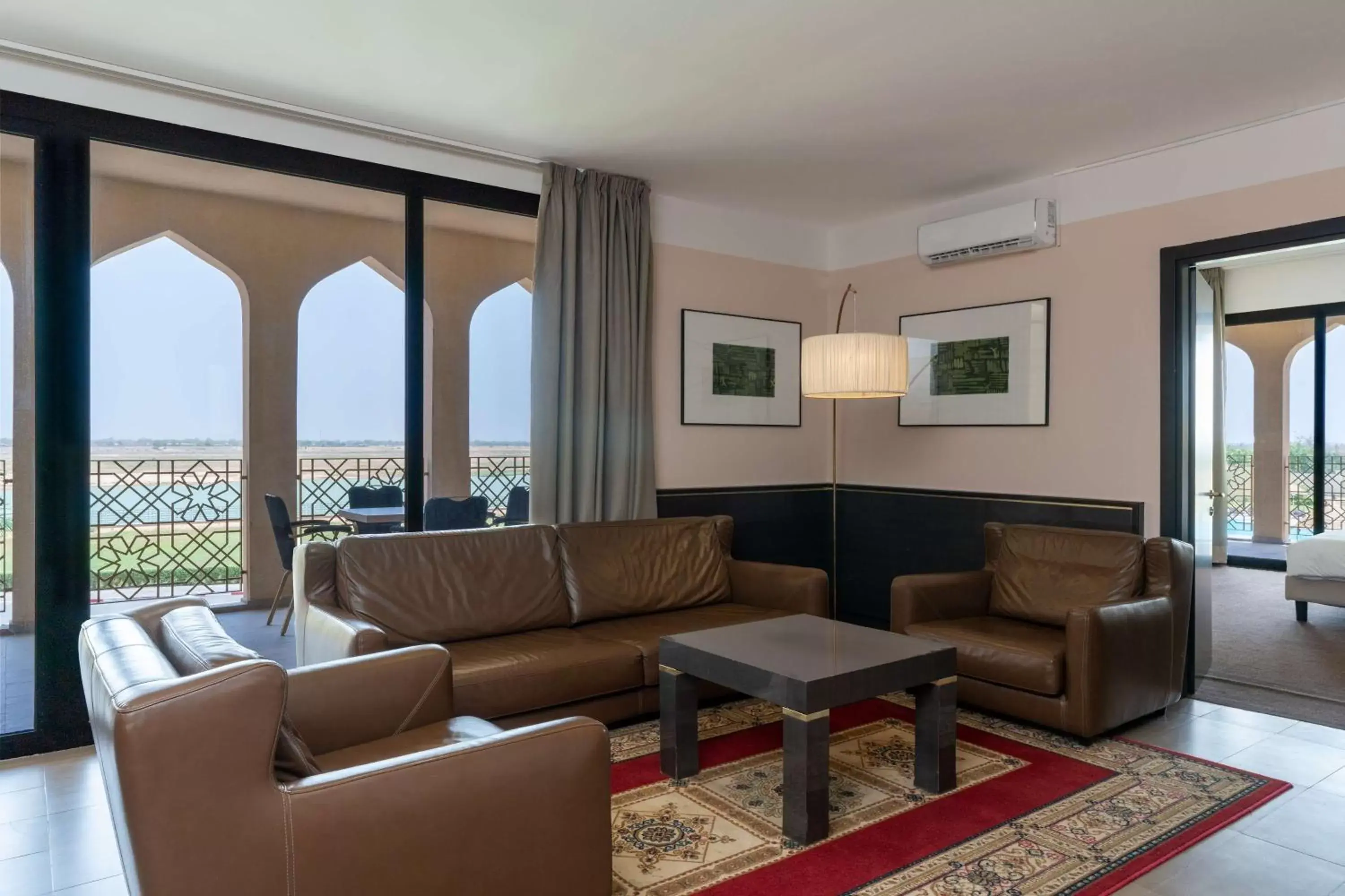 Living room, Seating Area in Radisson Blu Hotel N'Djamena