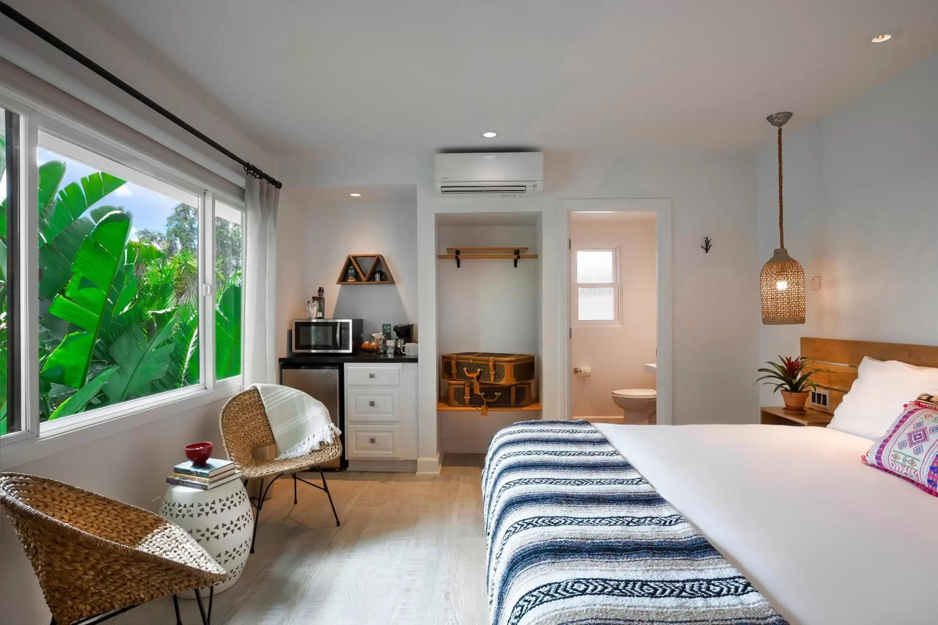 Bed in Blue Sands Inn, A Kirkwood Collection Hotel Bed in Blue Sands Inn, A Kirkwood Collection Hotel