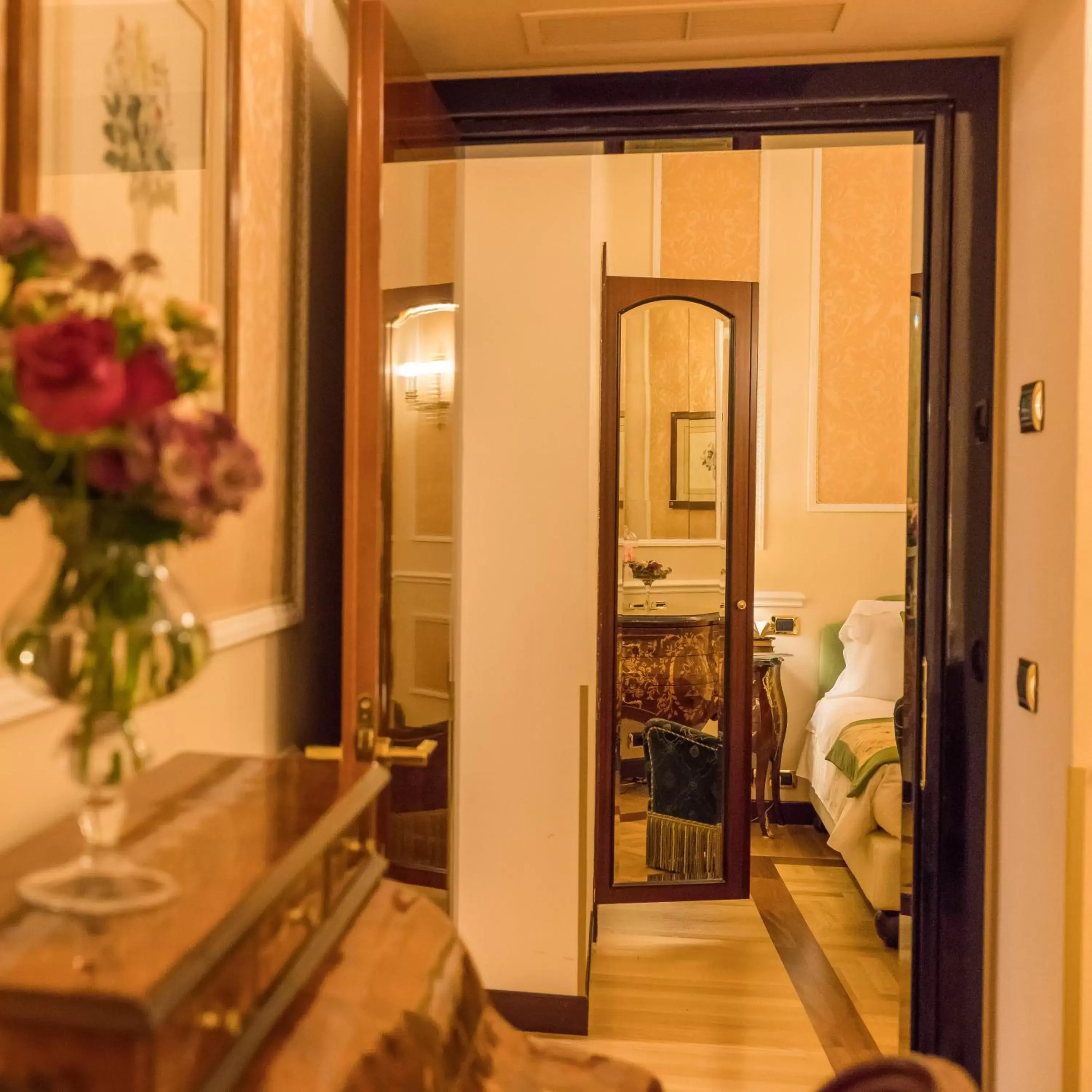 Bedroom in Hotel Bernini Palace