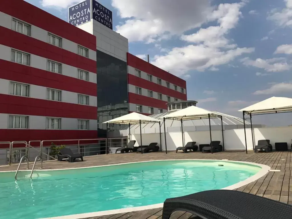 Swimming Pool in Hotel Acosta Centro