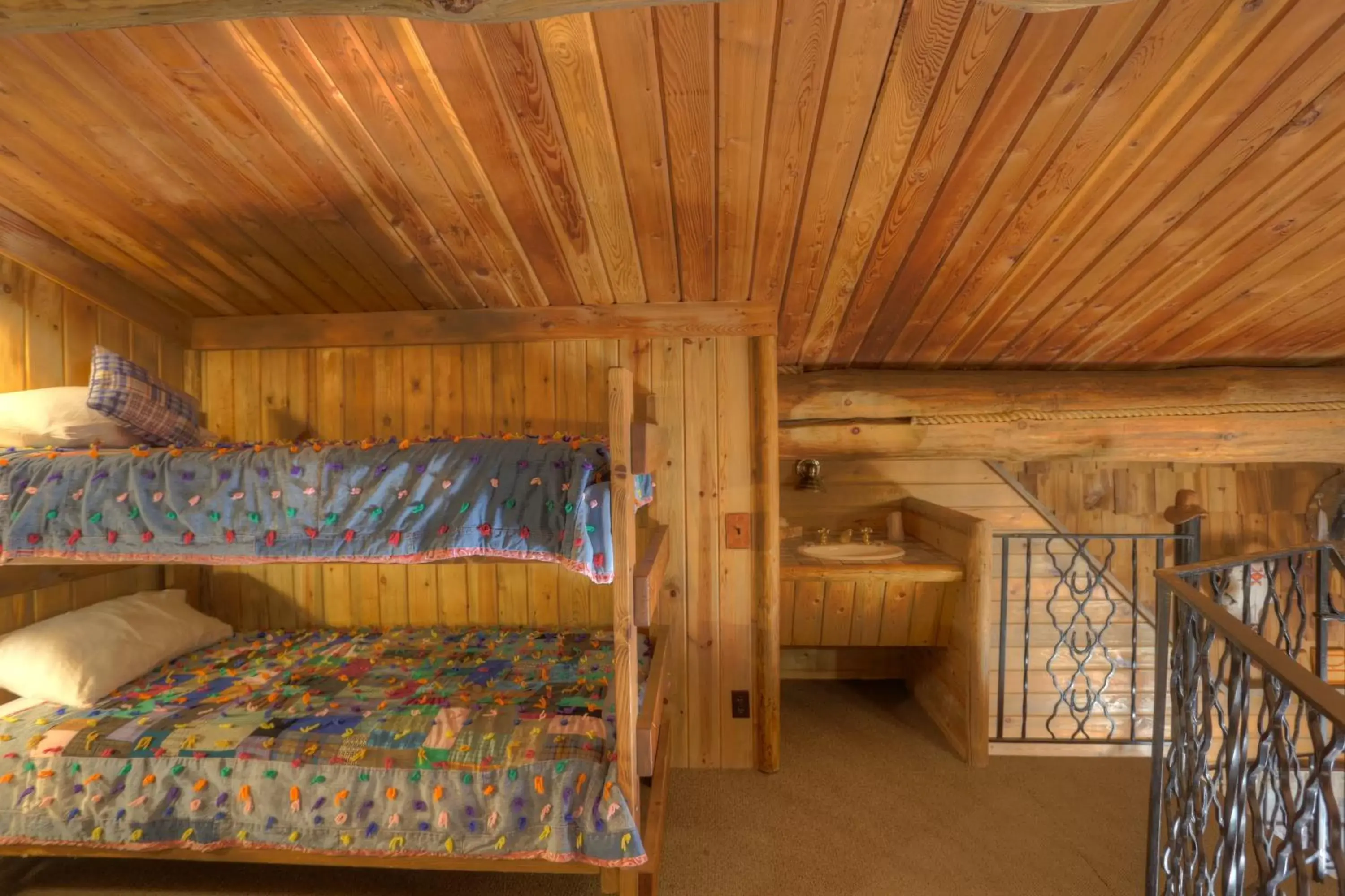 Bunk Bed in Soap Lake Natural Spa and Resort