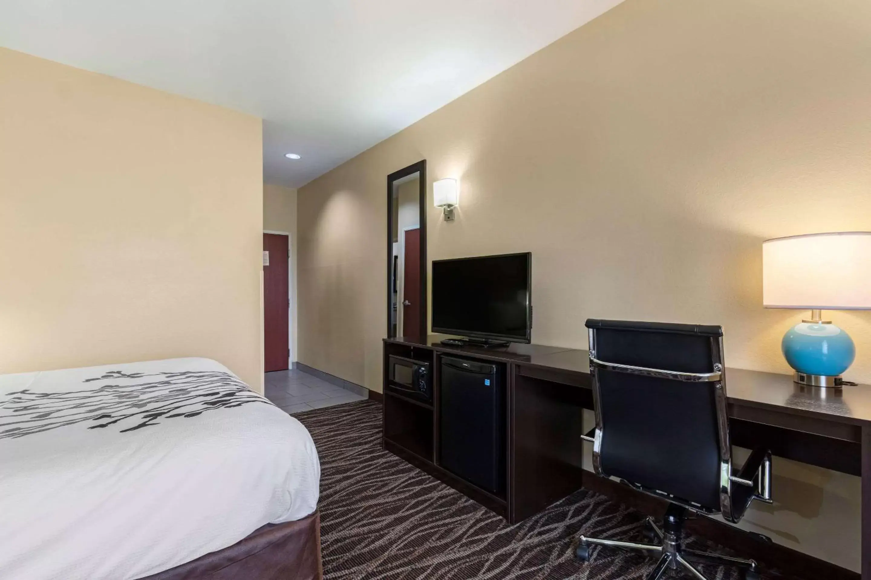 Photo of the whole room, TV/Entertainment Center in Sleep Inn & Suites Millbrook