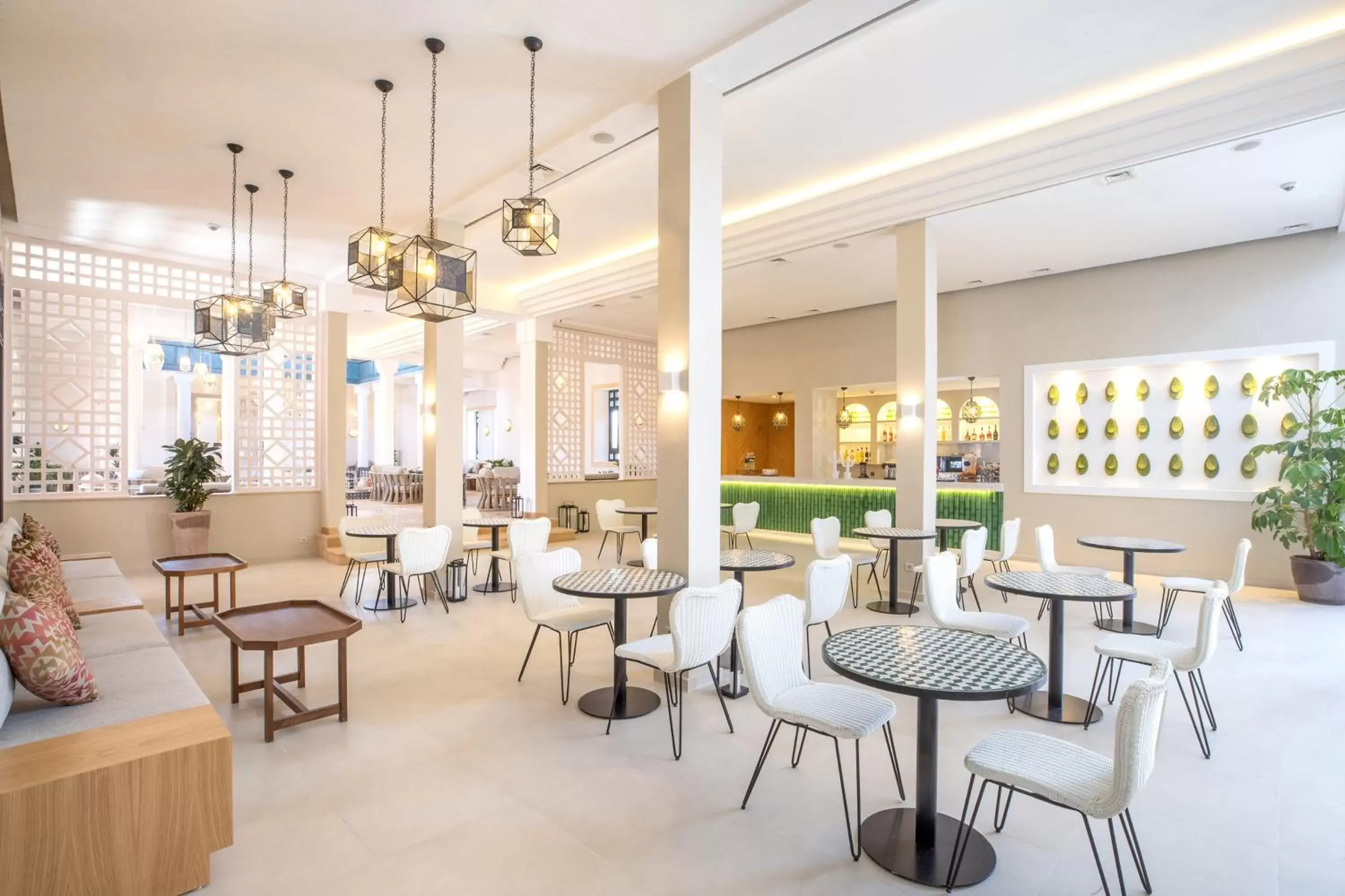 Lounge or bar, Restaurant/Places to Eat in Sol Oasis Marrakech
