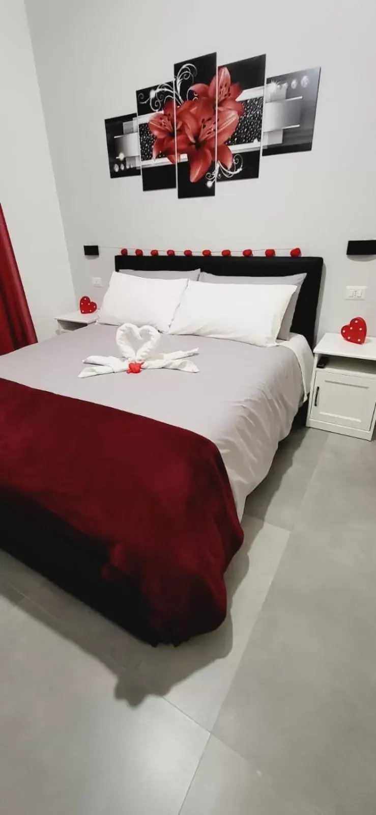 Bed in Giglio Rosso