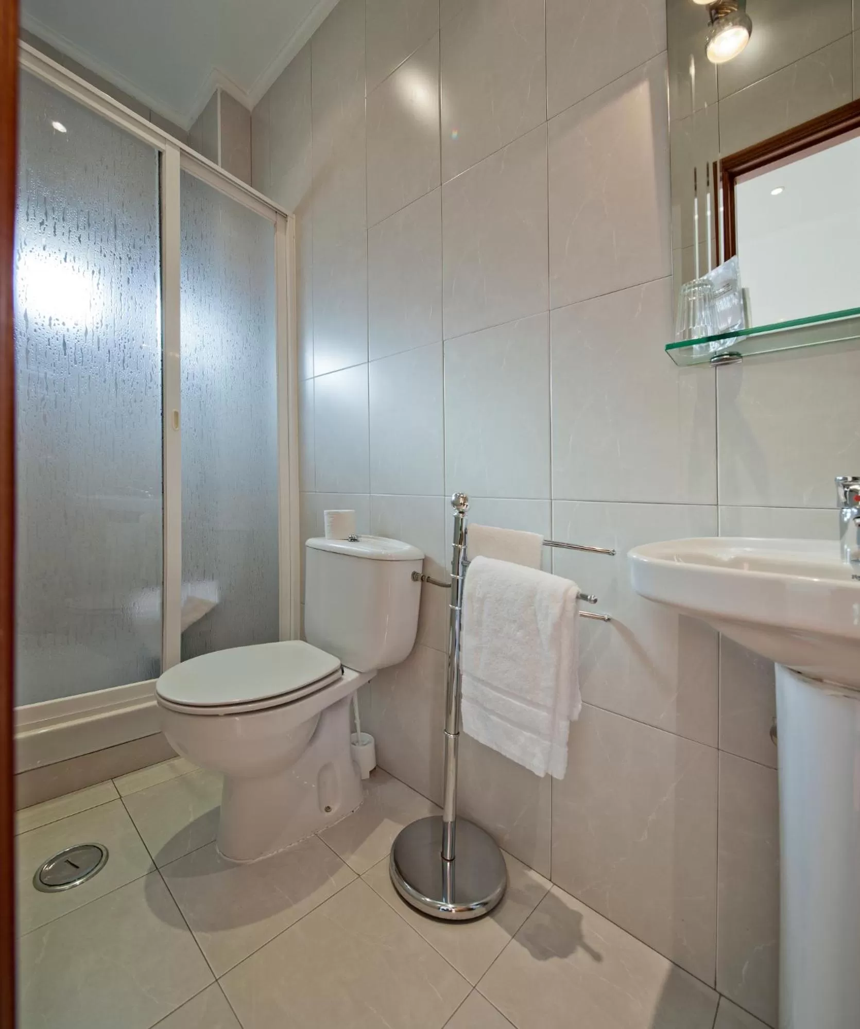 Bathroom in Hotel Portuense Lisboa