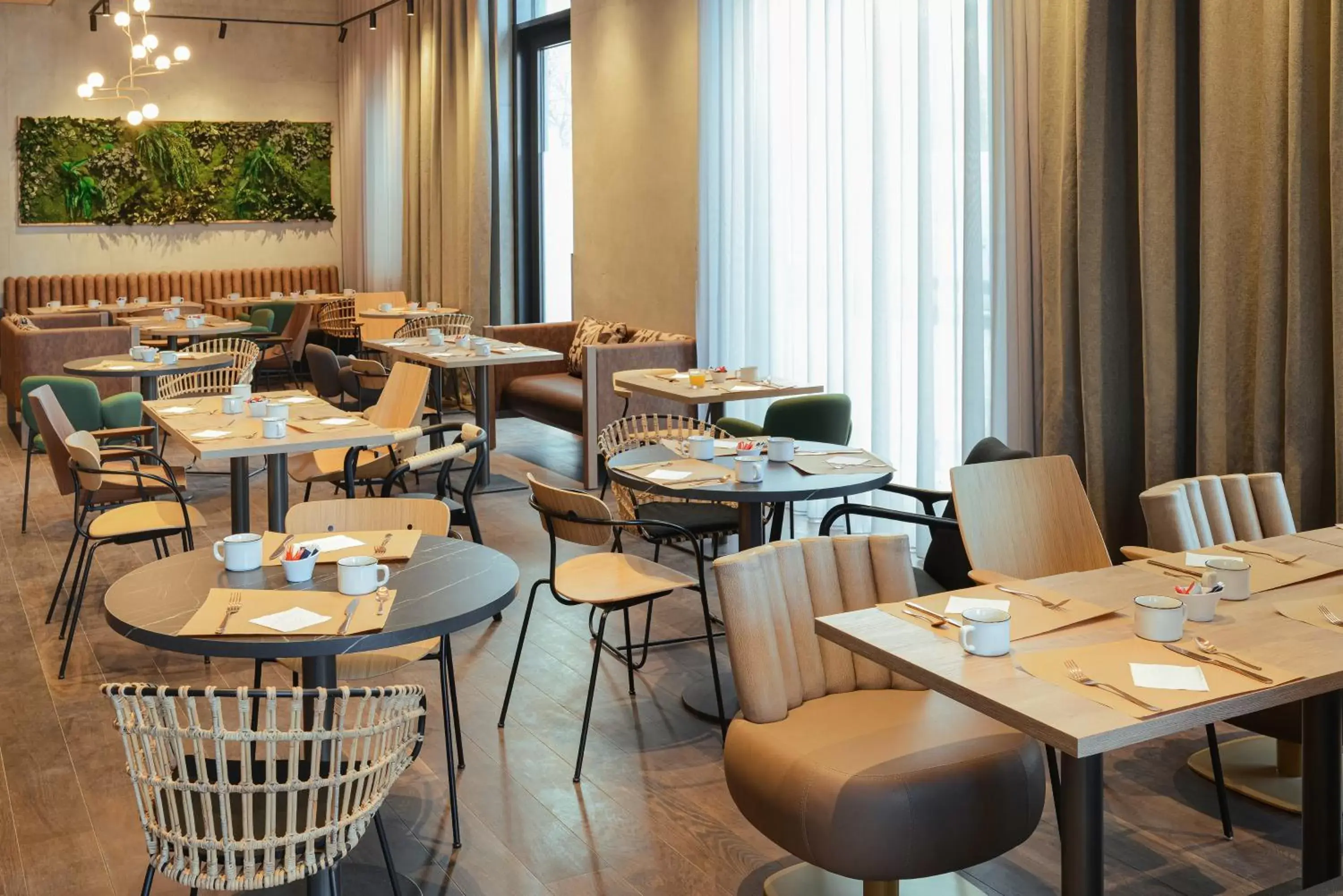Restaurant/Places to Eat in Novotel Annemasse Centre - Porte de Genève