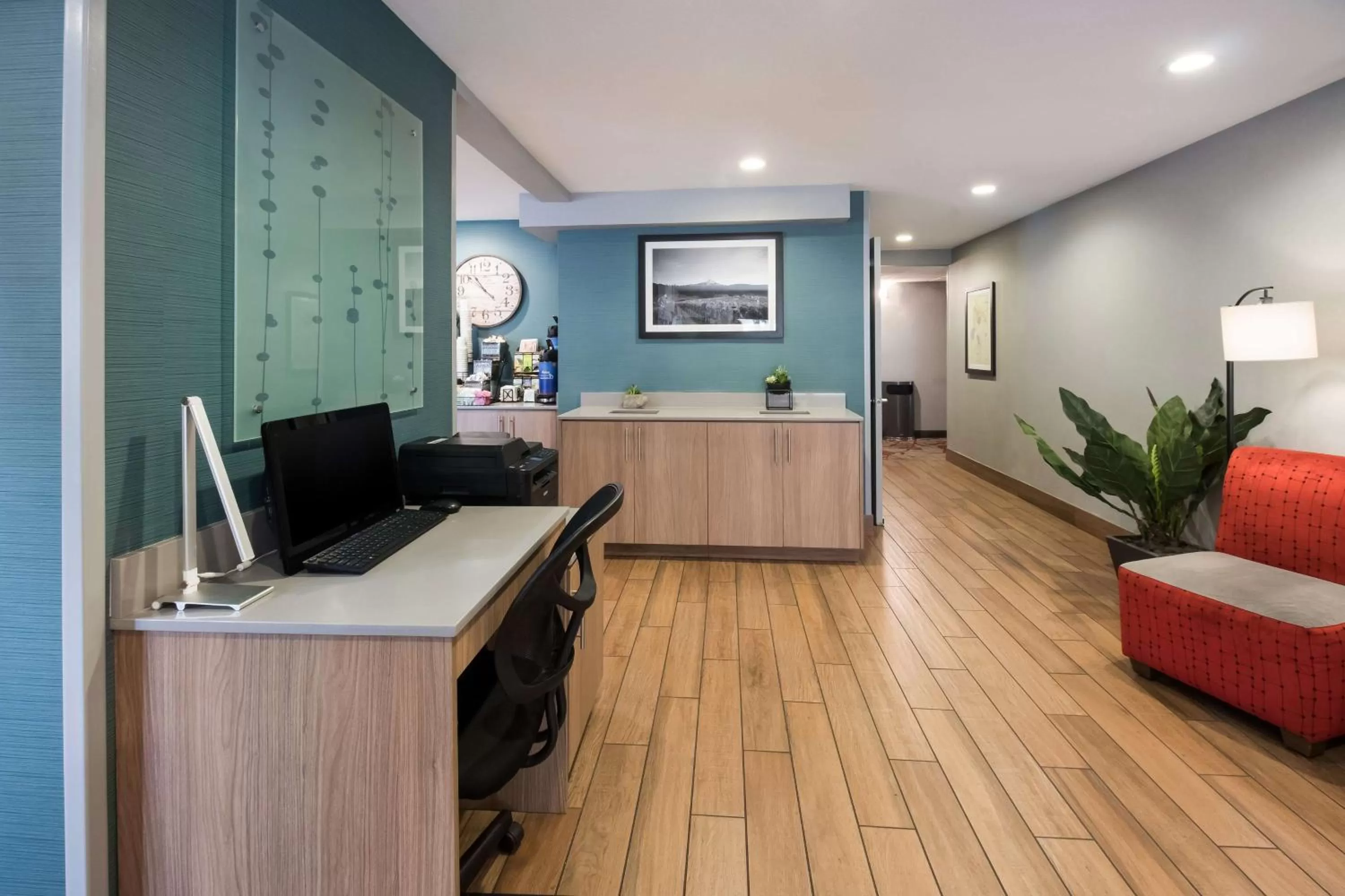 Lobby or reception in Best Western McMinnville Inn