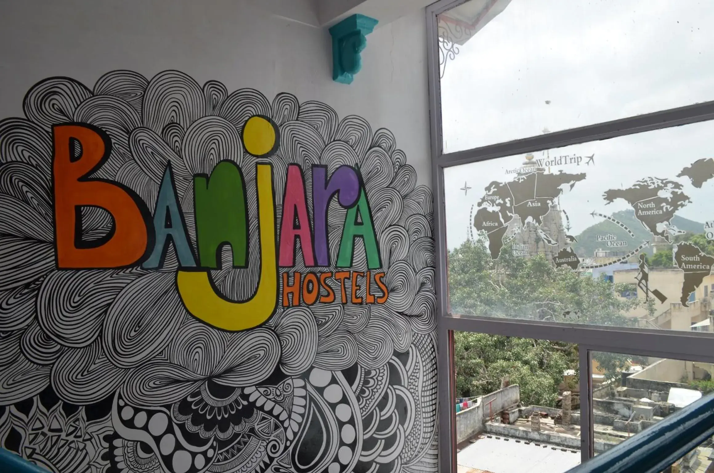 Restaurant/places to eat in Banjara Hostel