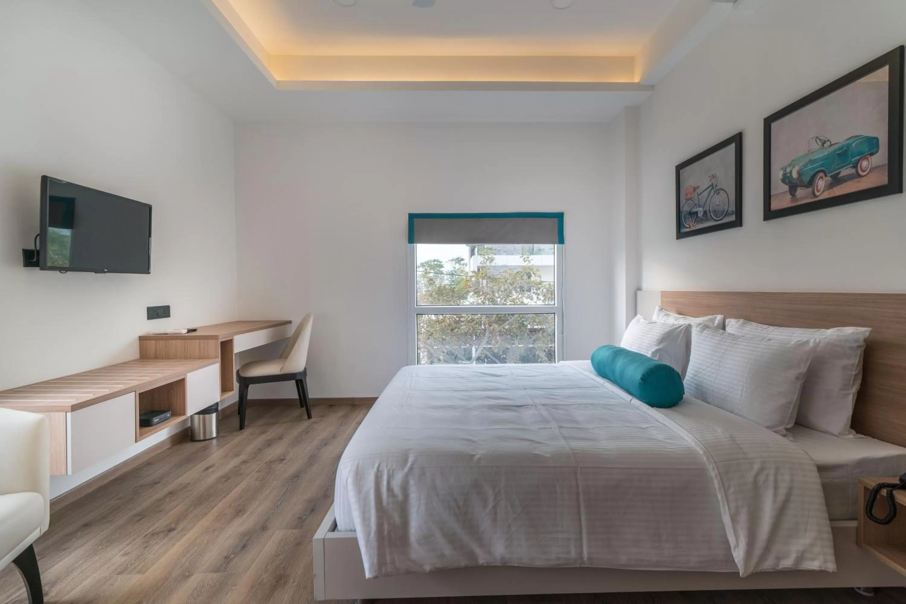 Bed in SKYLA Studios &amp; Suites - Jubilee Hills