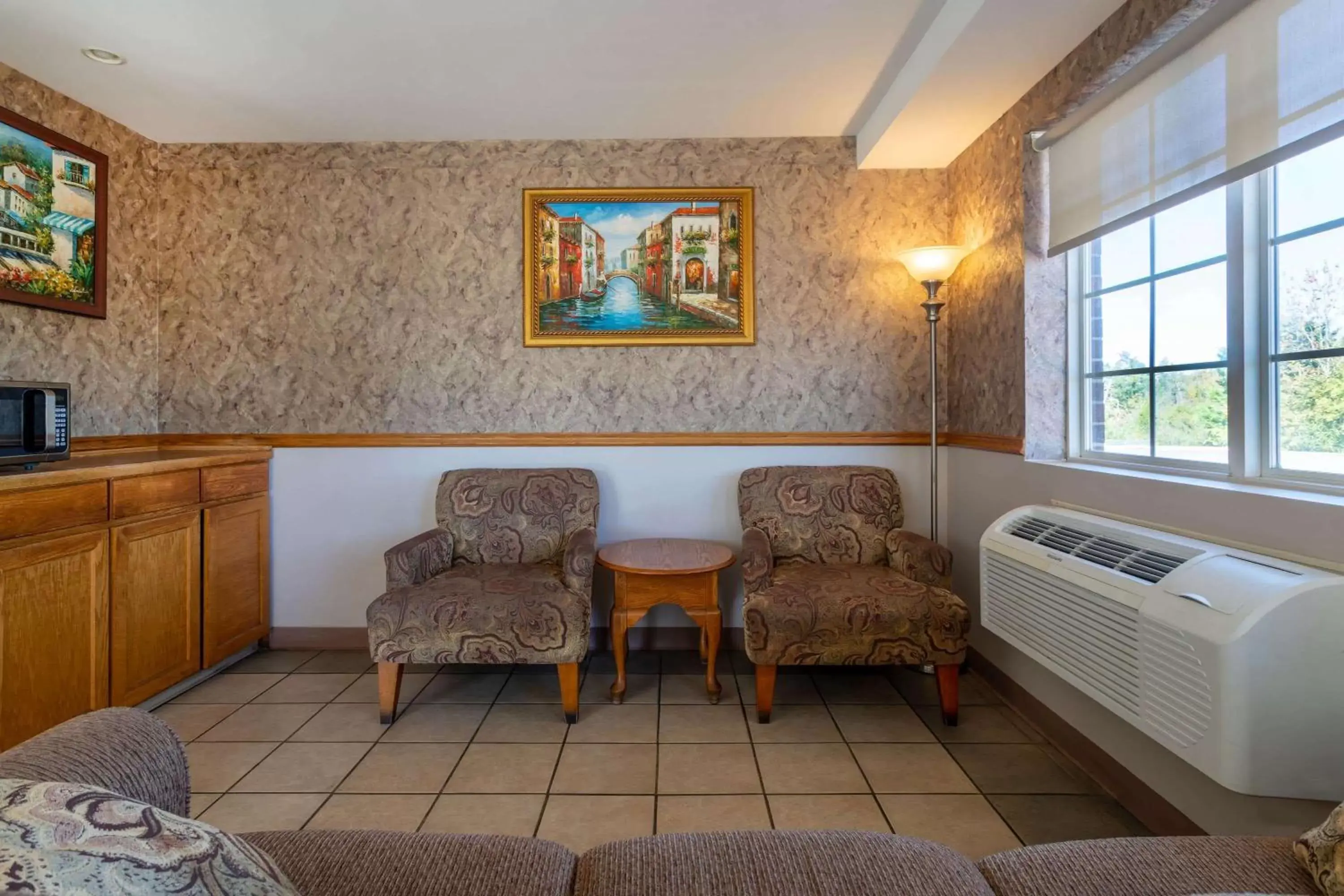 Lobby or reception, Seating Area in Days Inn by Wyndham Mountain Home