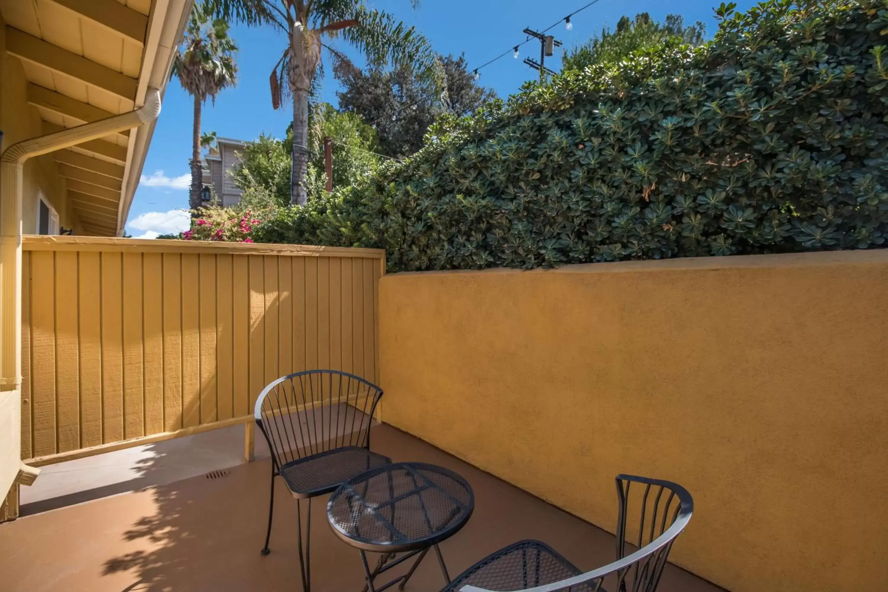 Bedroom in Best Western Woodland Hills